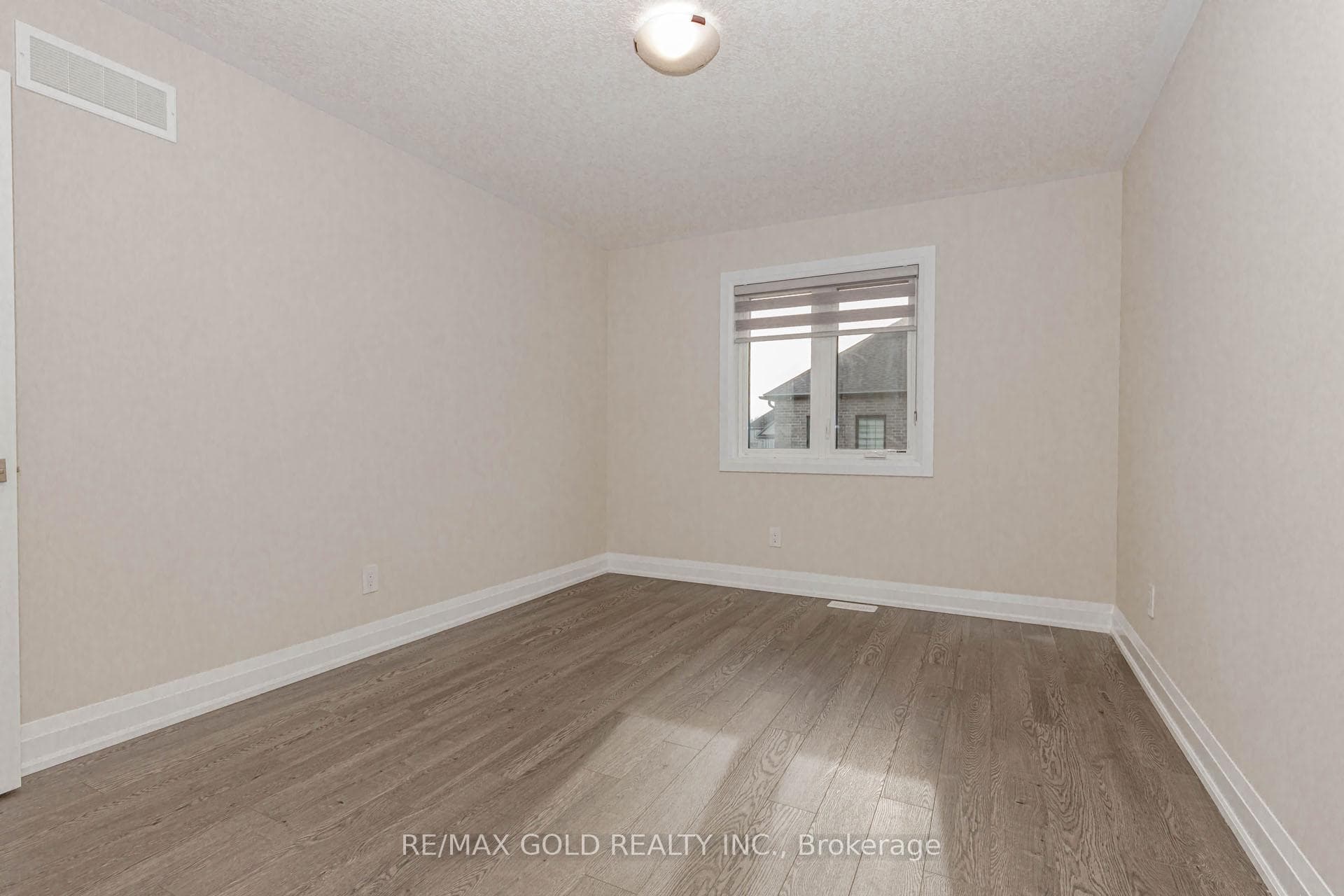 352 Sedgewood Street photo 37