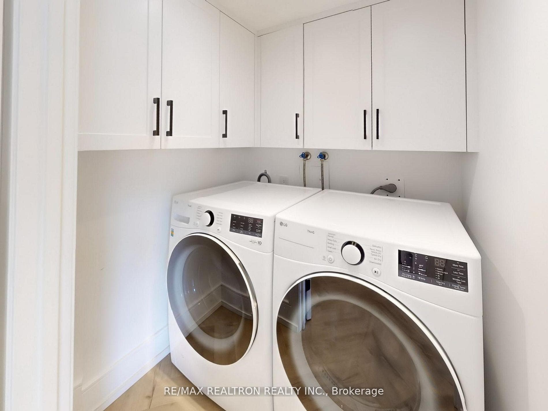 7460 Bathurst Street Unit 1111 photo 21