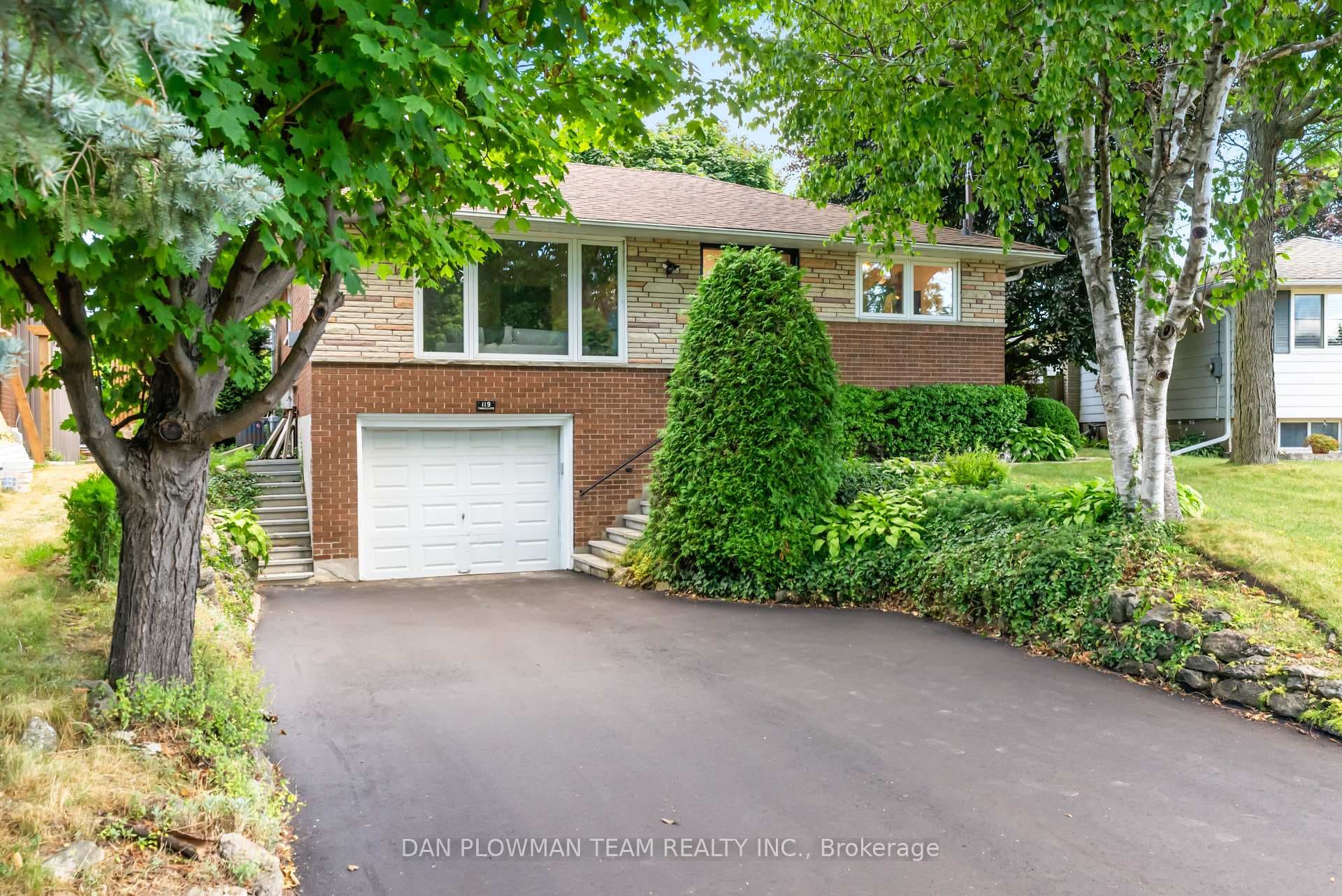 119 Thorncliffe Street photo 2