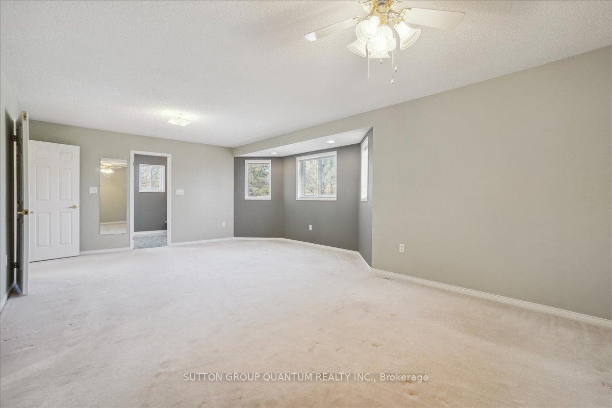 22 Farmstead Crescent photo 17