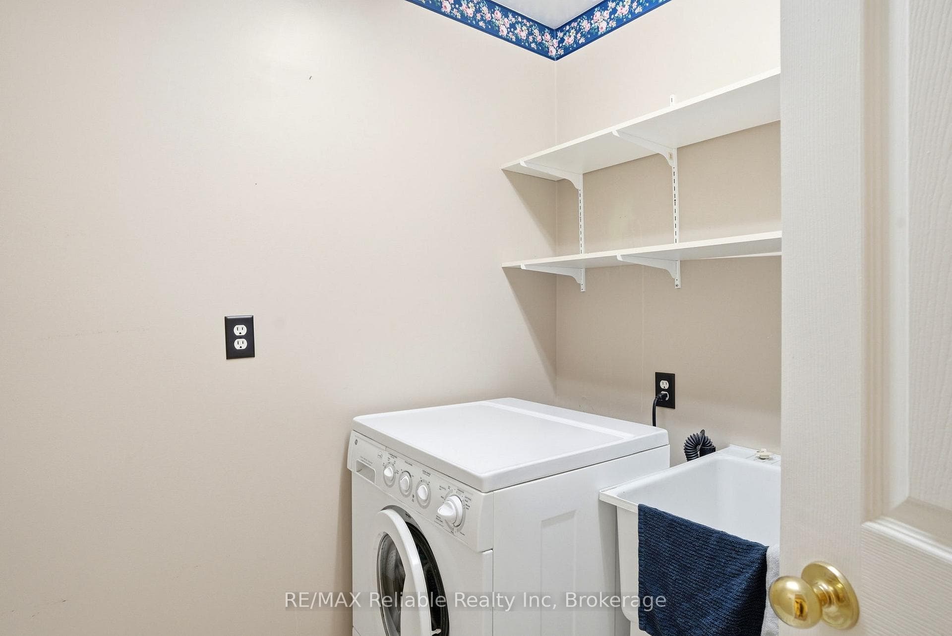 235 Willis Way photo 20