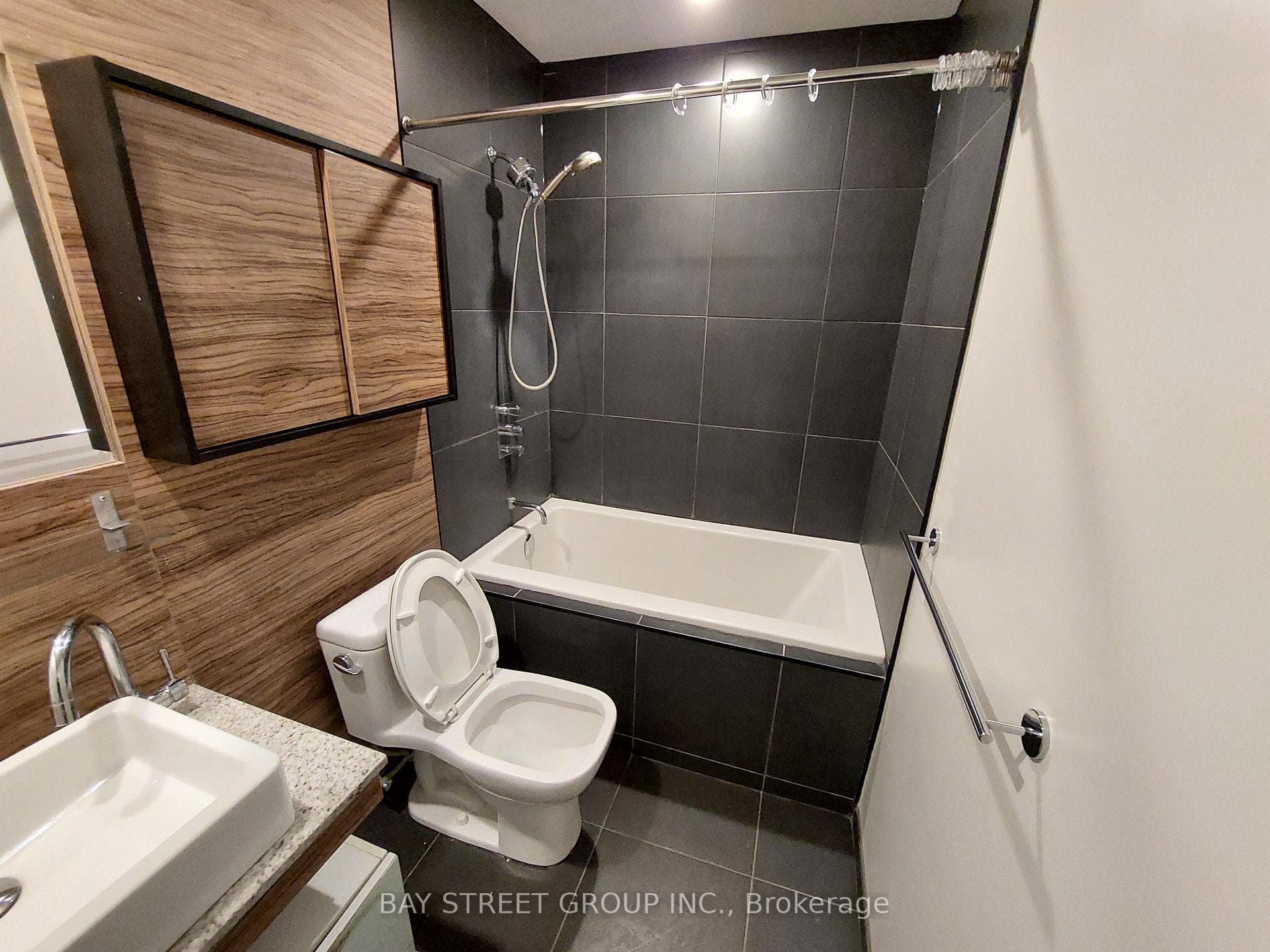 75 St Nicholas Street Unit 2603 photo 8