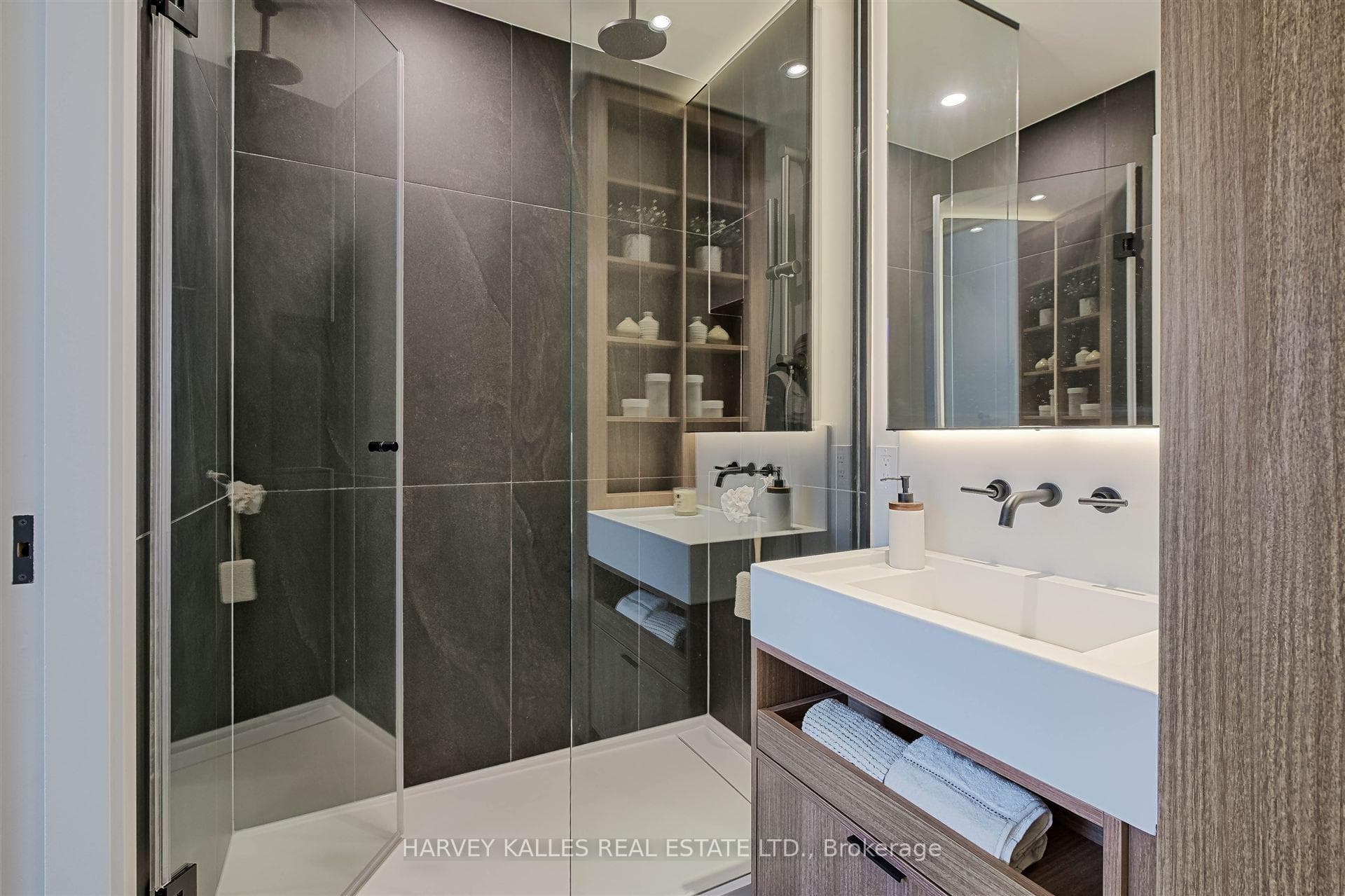 55 Charles Street Unit 4304 photo 22