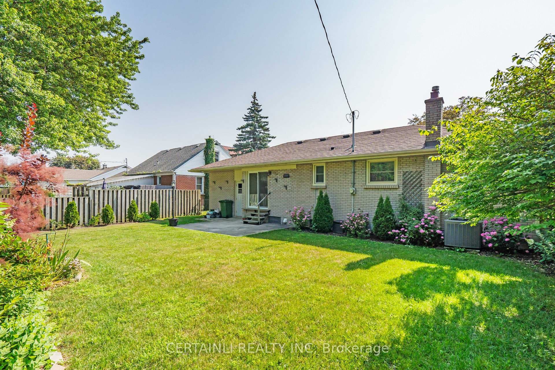 15 Hepburn Avenue photo 29
