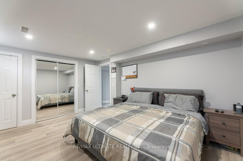 1496 Keele Street photo 36