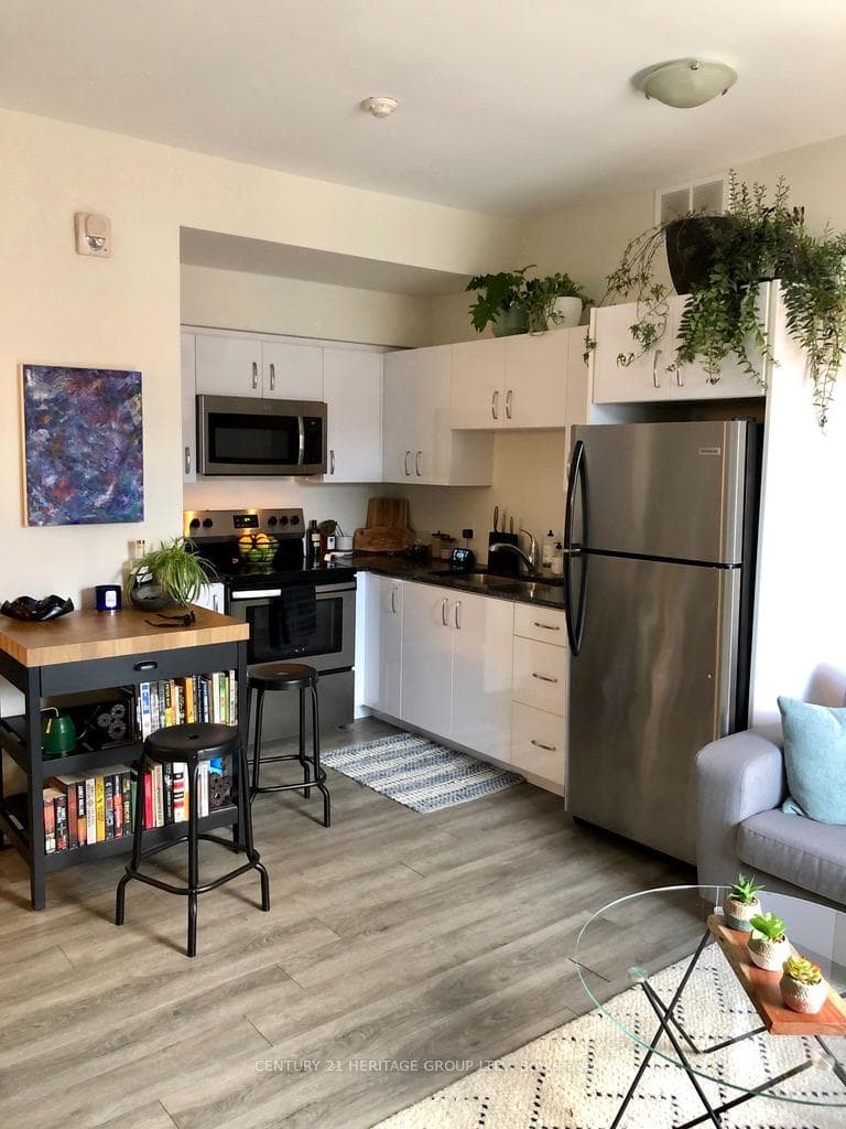 130 Dunlop Street Unit 203 photo 4