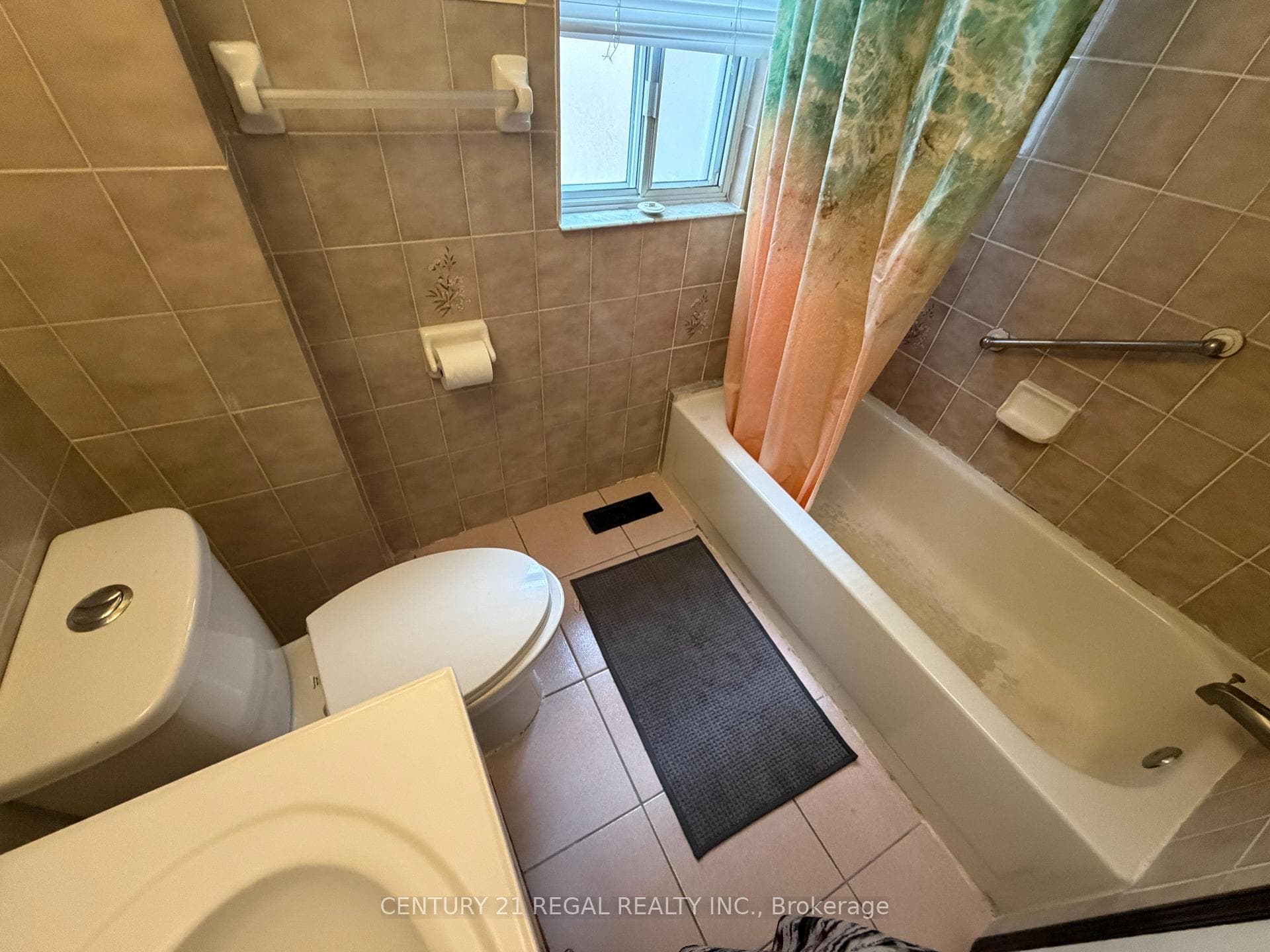 690 Jane Street photo 7