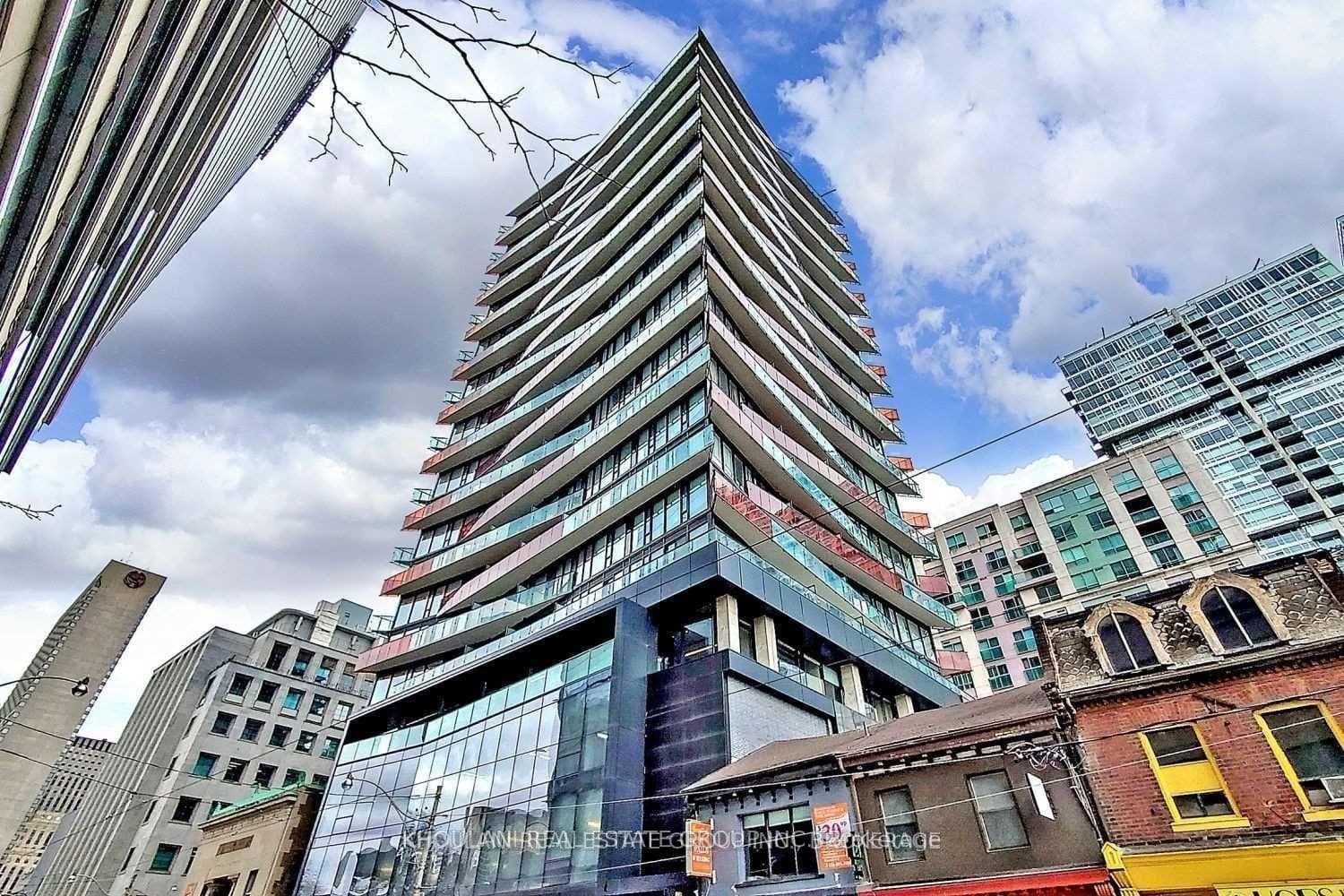 215 Queen Street Unit 812 photo 1