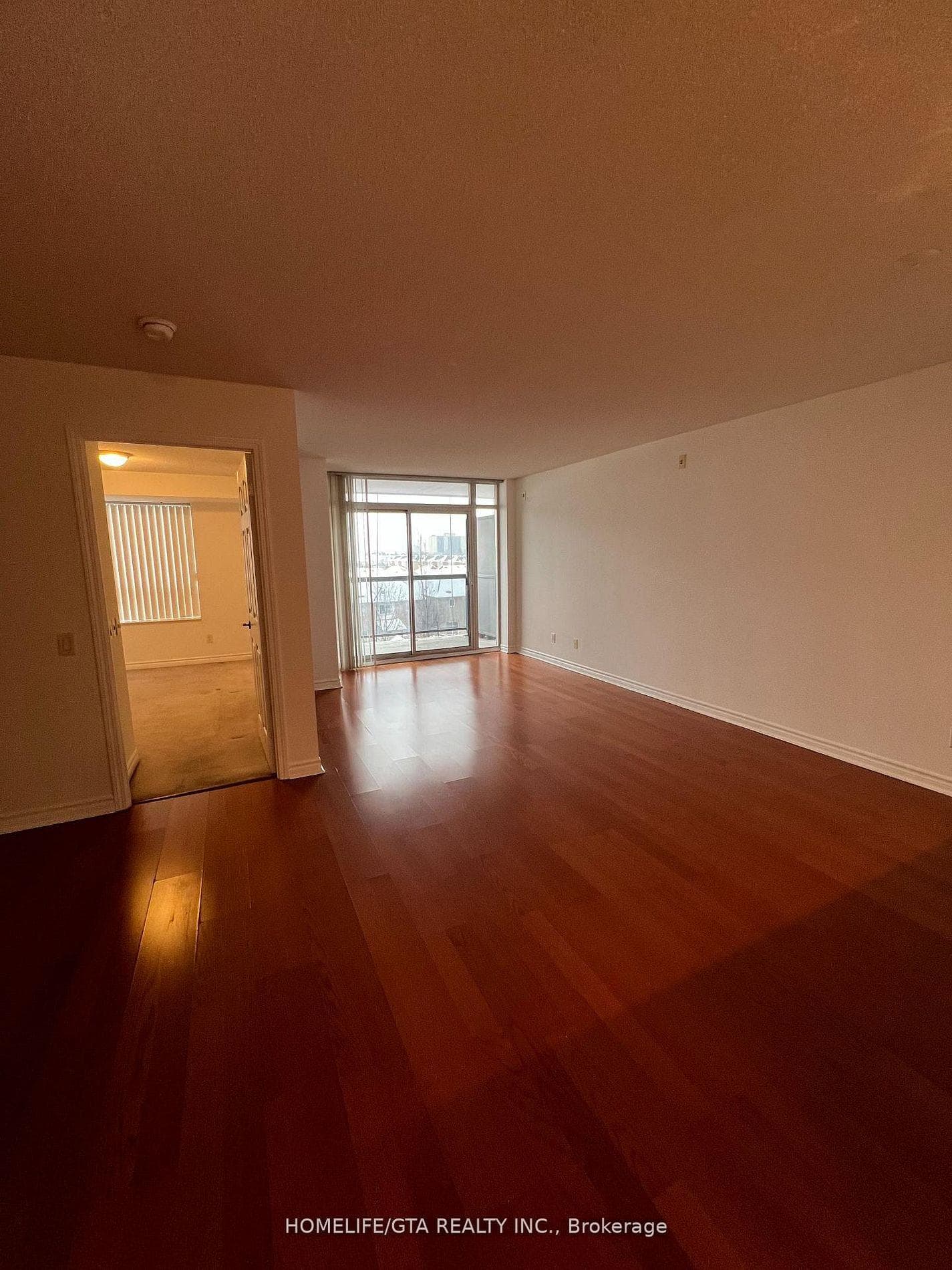 8 Mondeo Drive Unit 409 photo 6