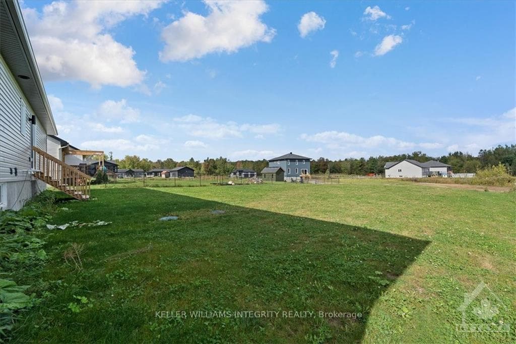 241 ROXANNE Street photo 25