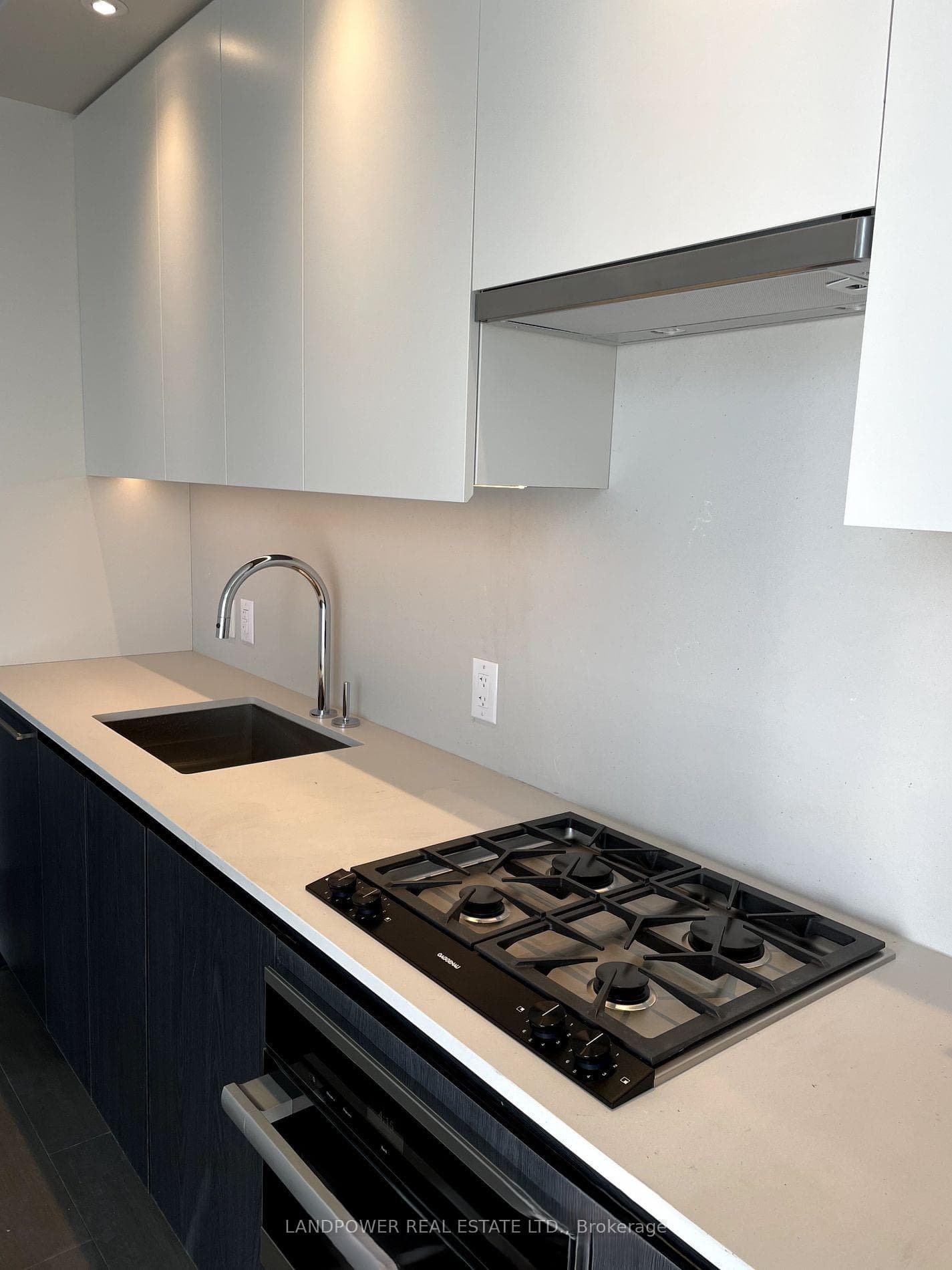 81 Wellesley Street Unit 2604 photo 21