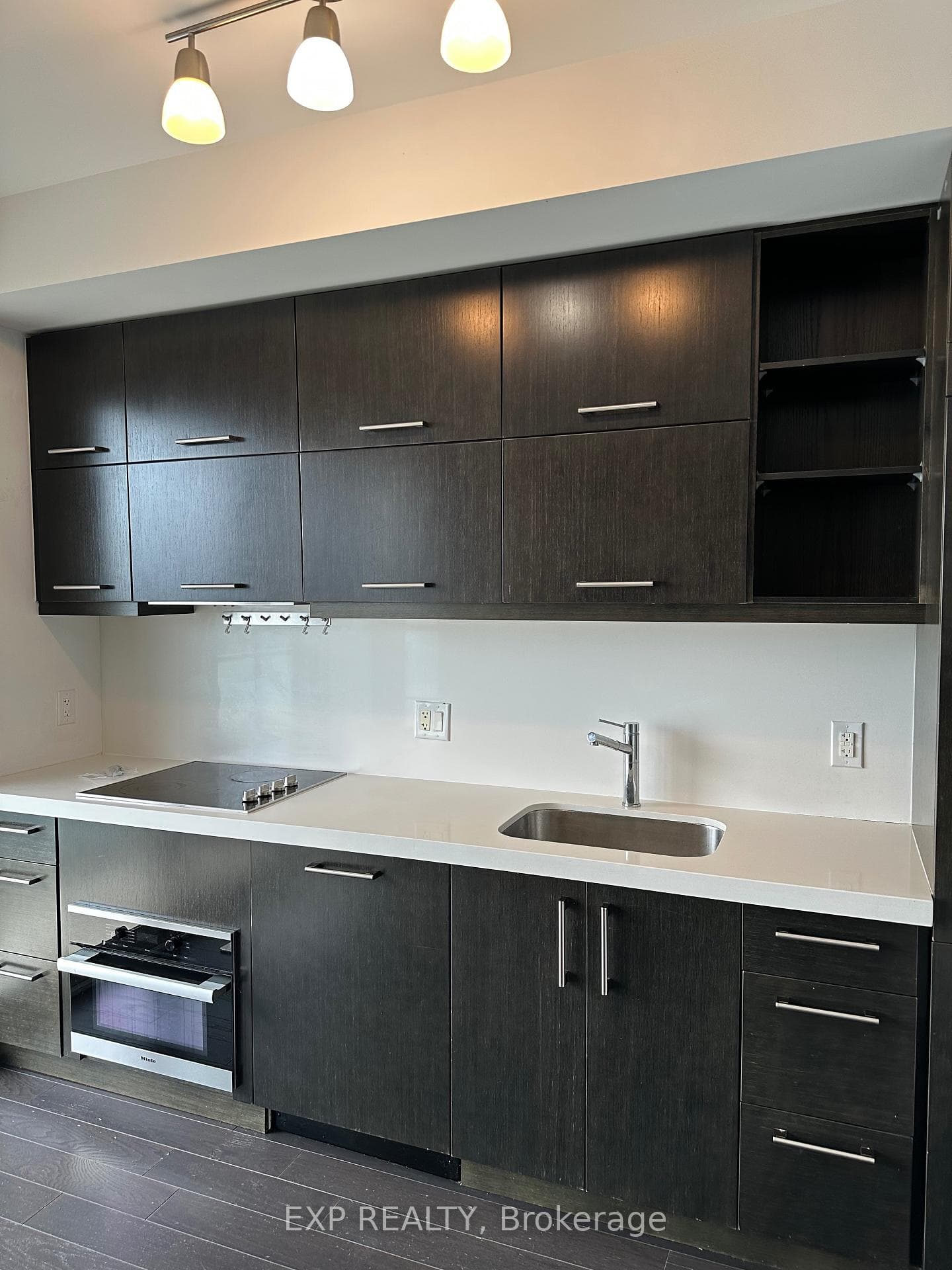 1080 Bay Street Unit 2107 photo 2