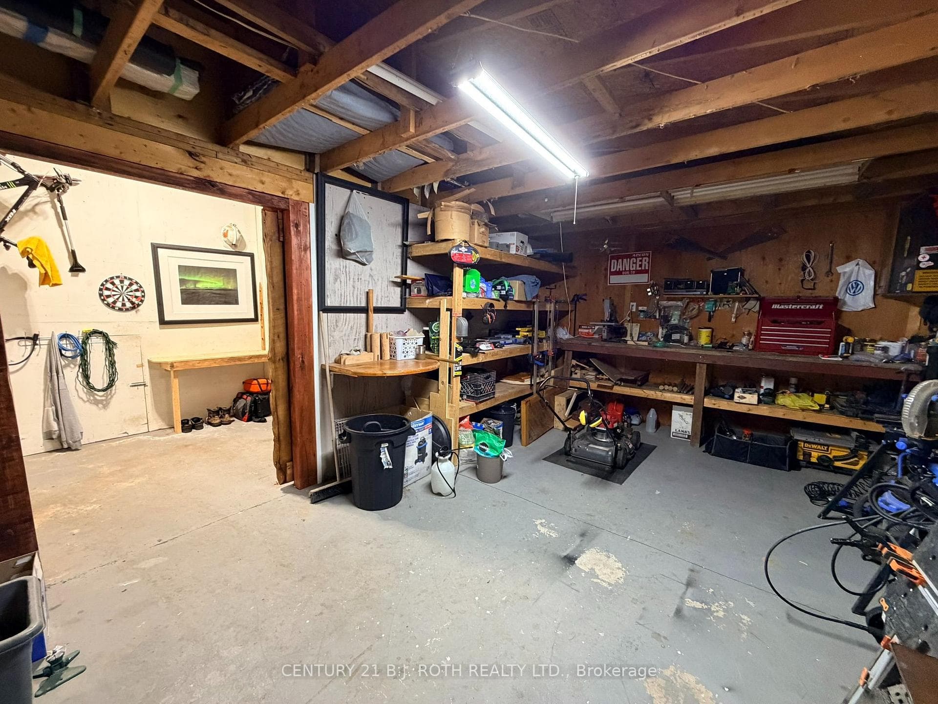 Excellent storage space and shelves