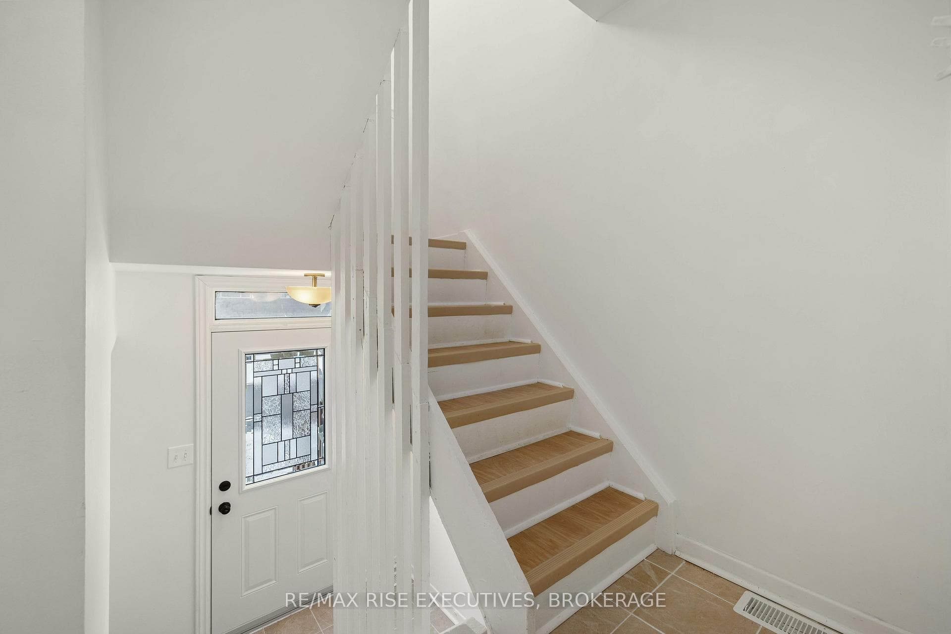 36 Meadow Lane photo 13