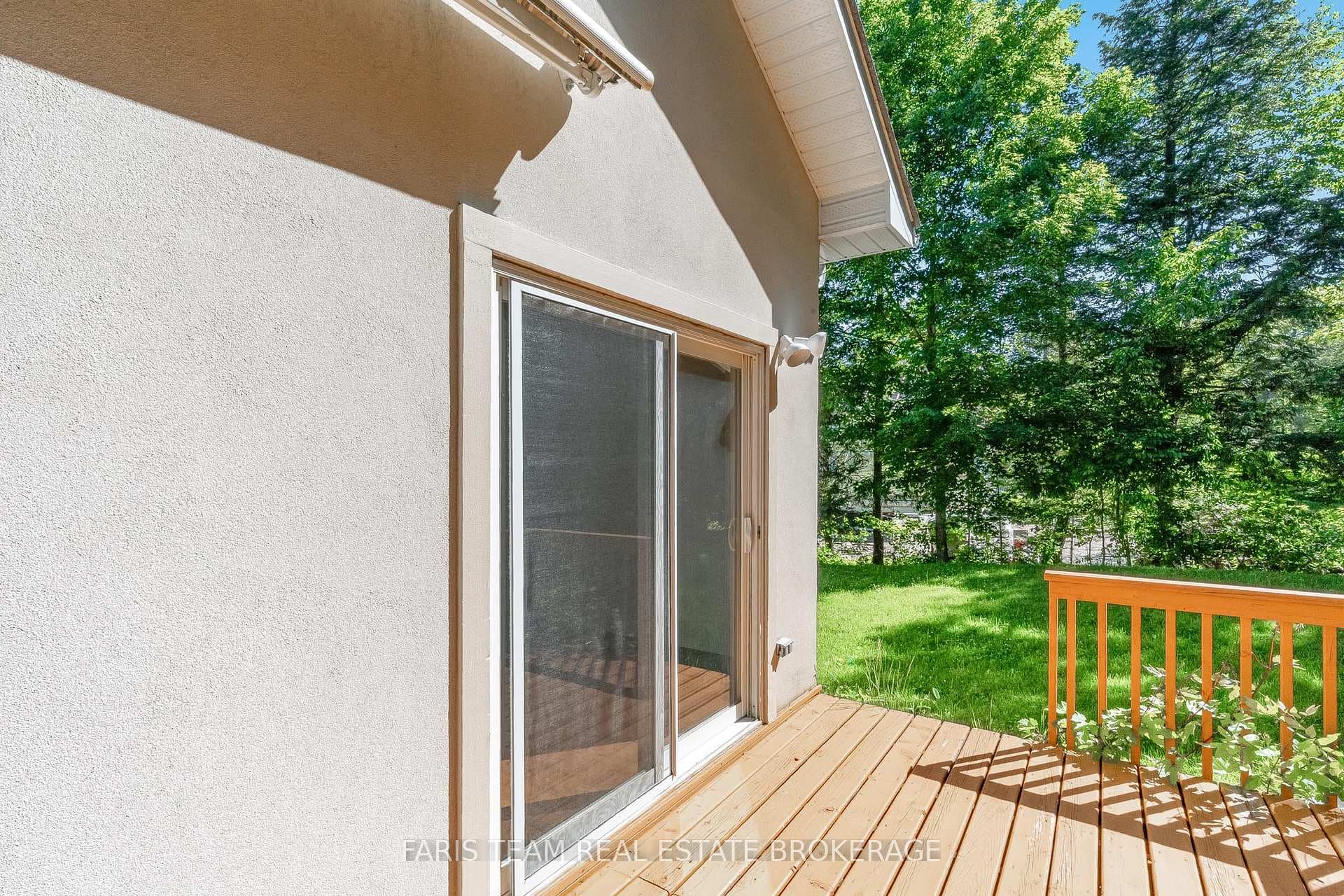 2384 Champlain Road photo 27