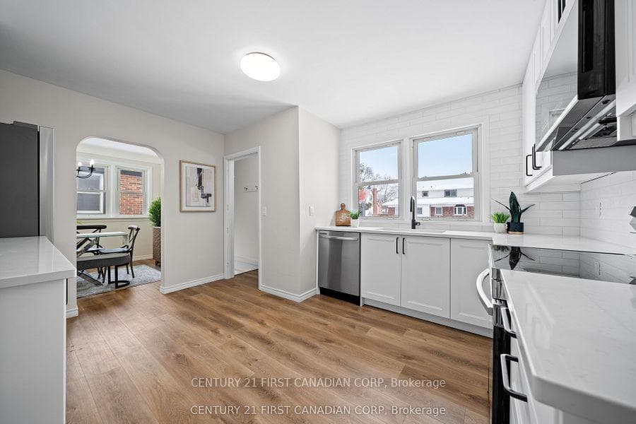 21 Beverly Road photo 31