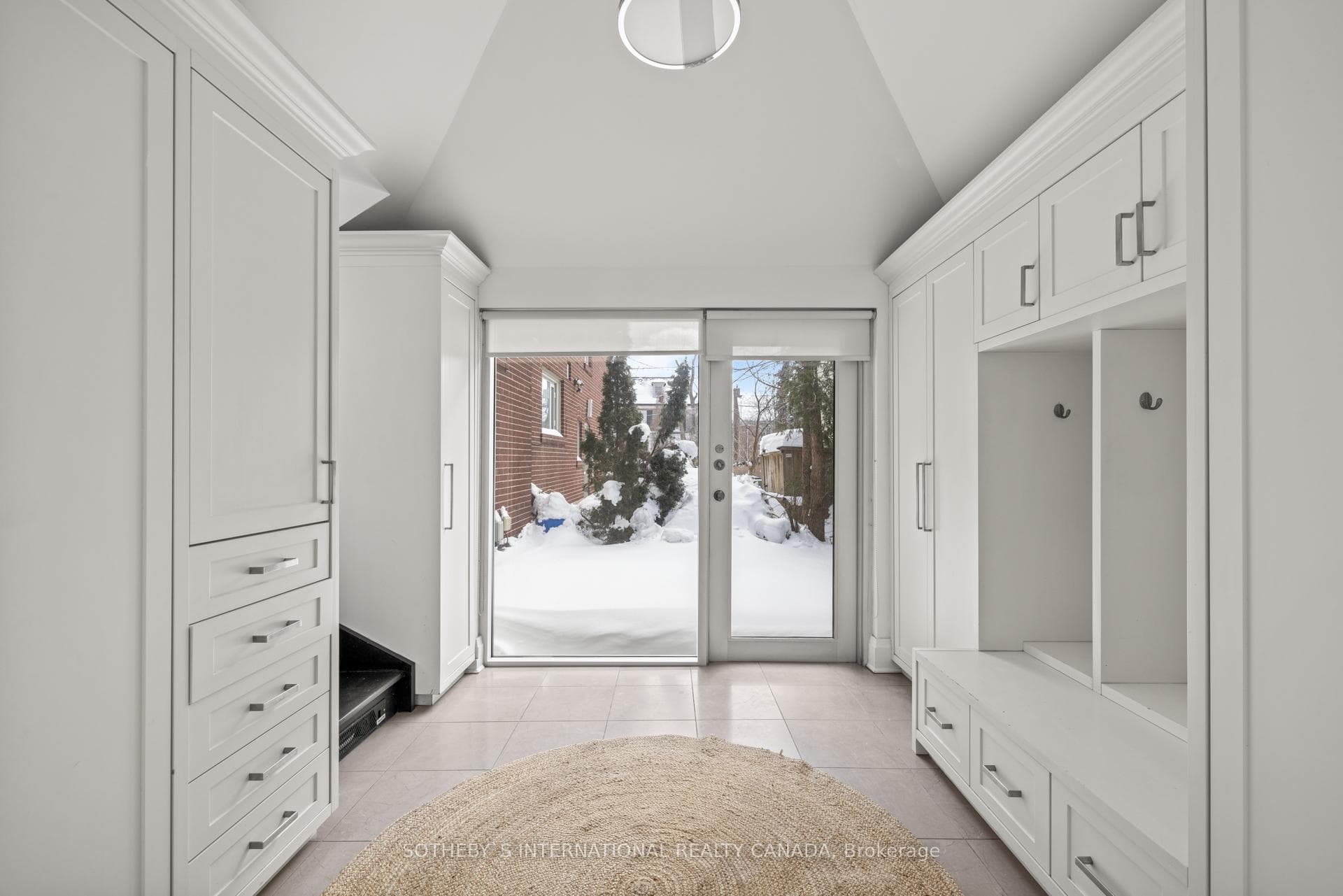 208 Hillhurst Boulevard photo 25