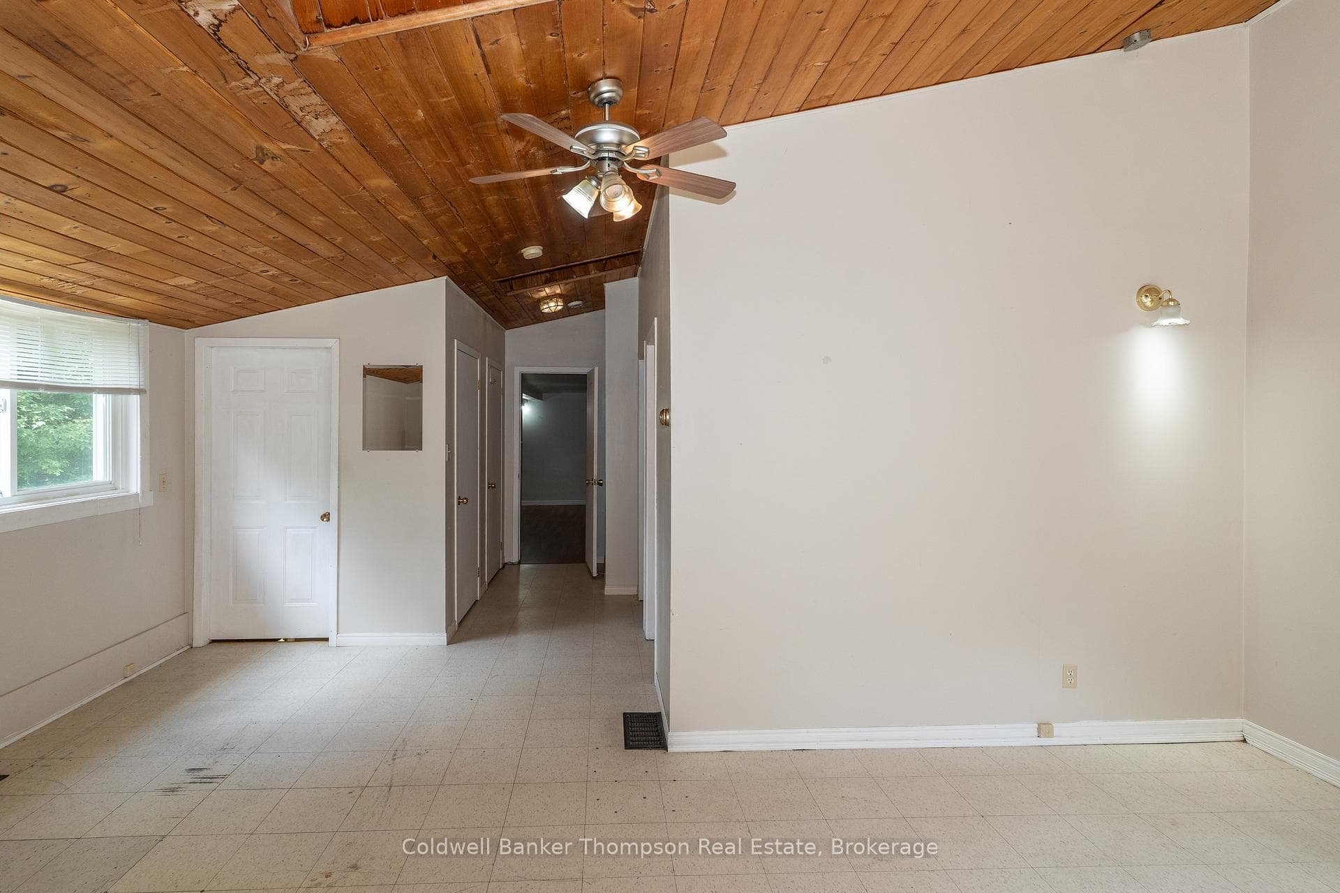 135 Ontario Street photo 4