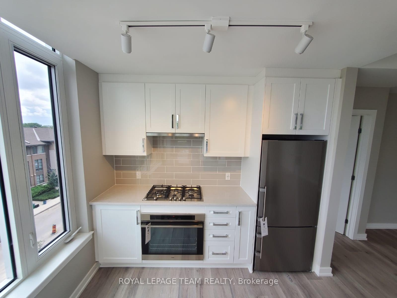 570 De Mazenod Avenue Unit 408 photo 15