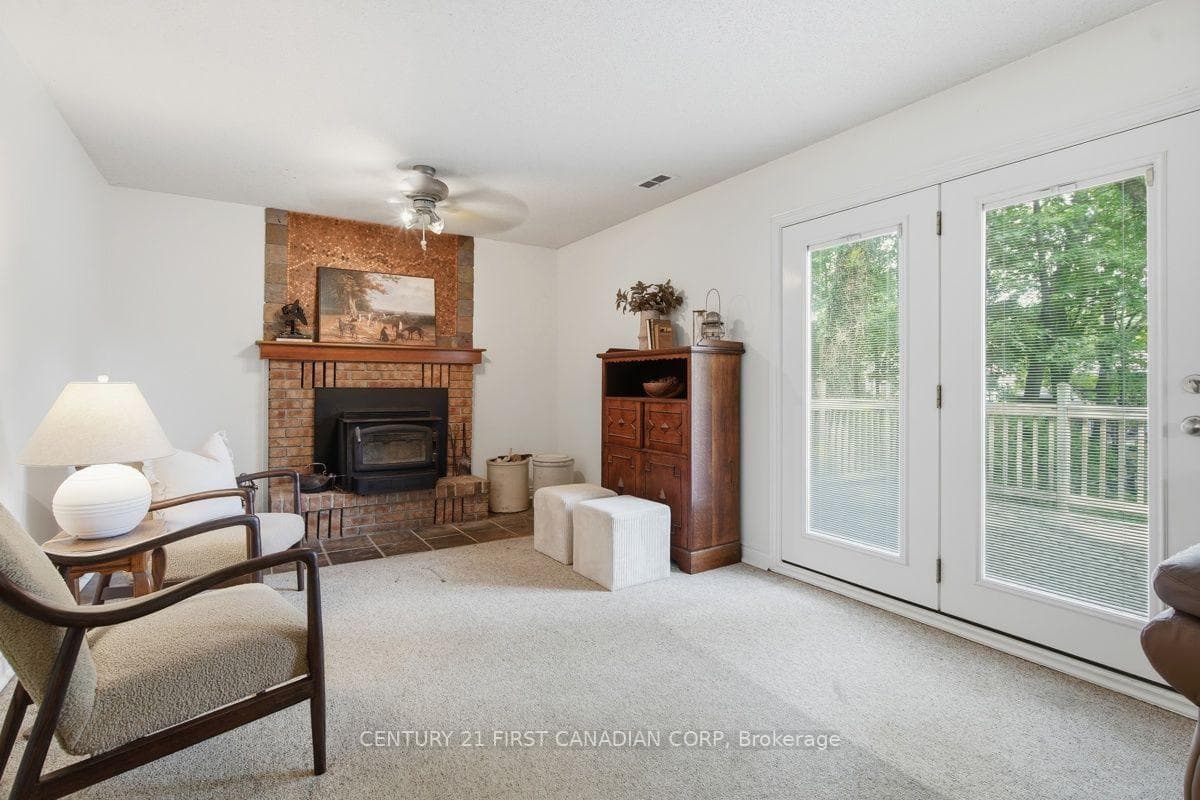 46 Ski Valley Crescent photo 15