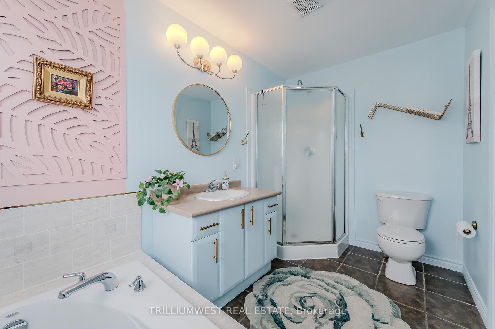 365 Sauve Crescent photo 21