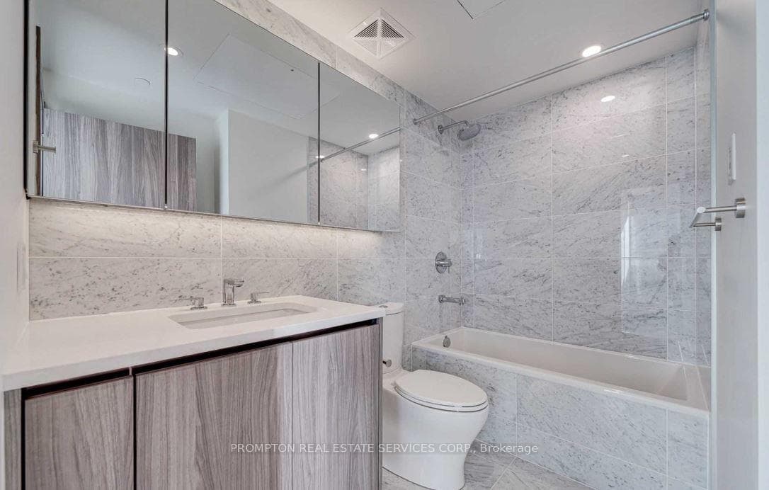 85 Mcmahon Drive Unit 806 photo 6