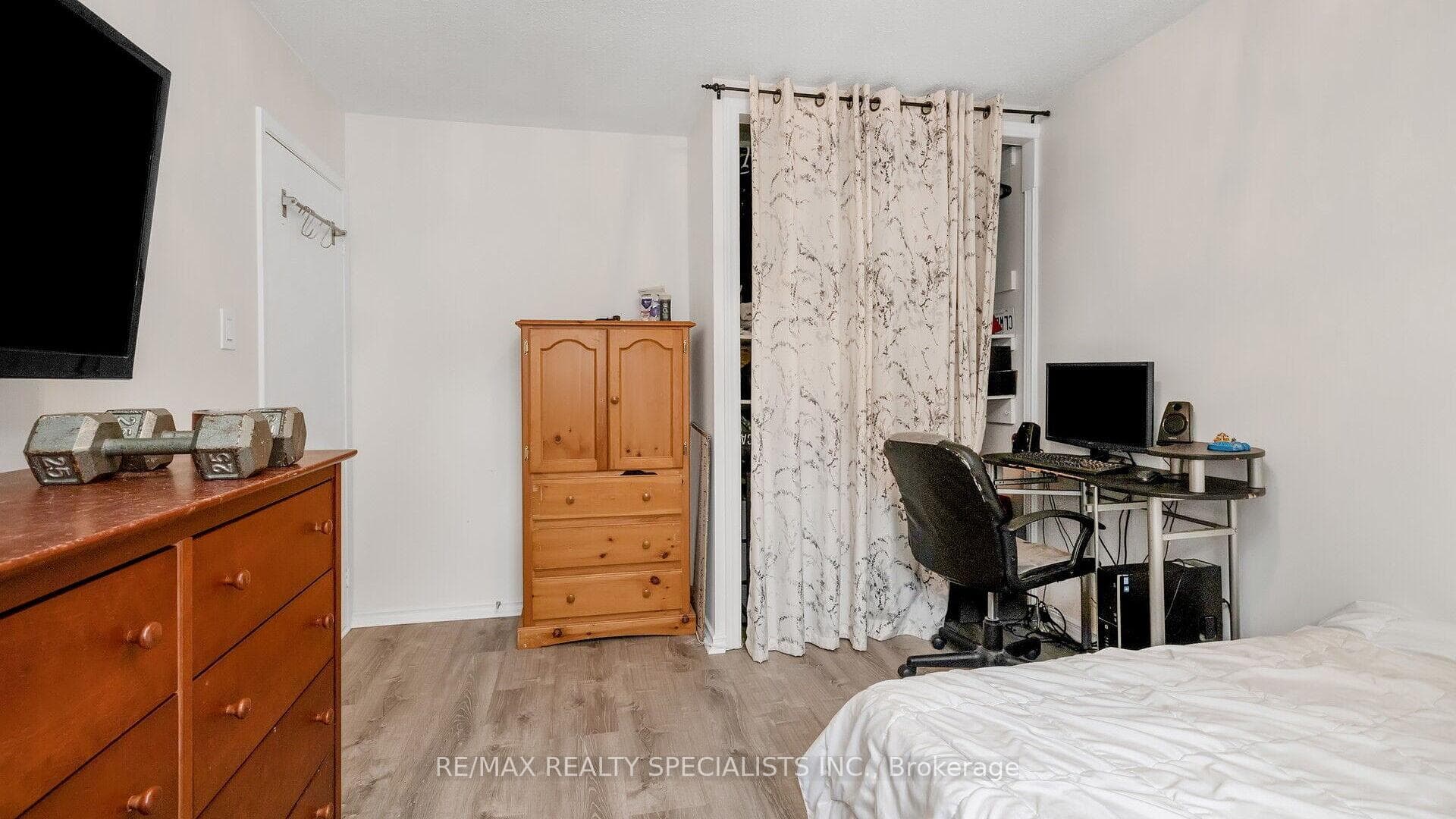 12 Huntington Court photo 25