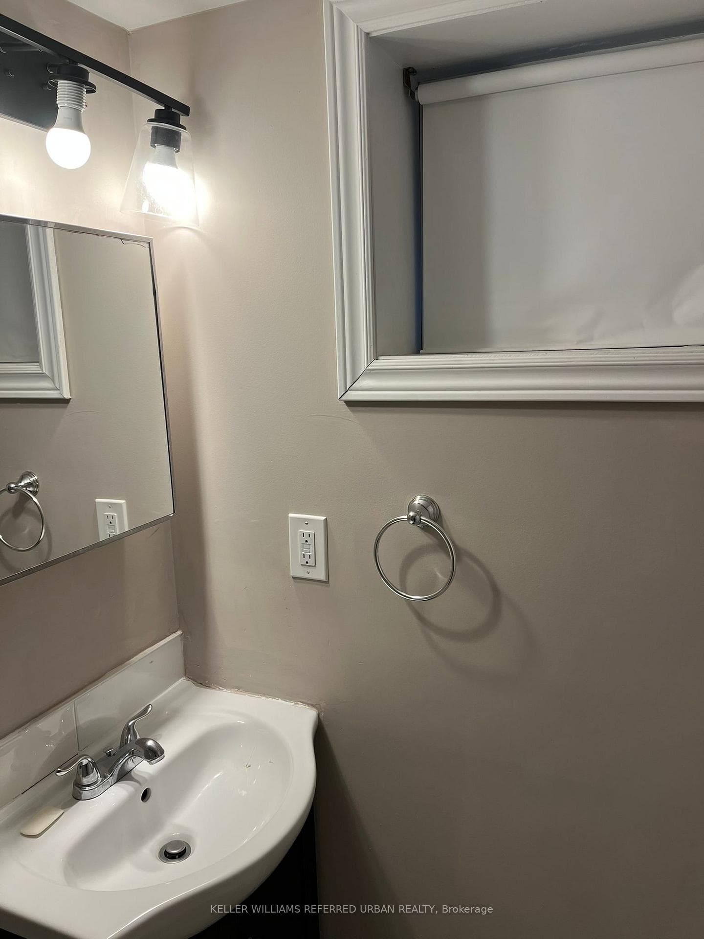 44 Regina Avenue Unit BSMT 1 photo 22