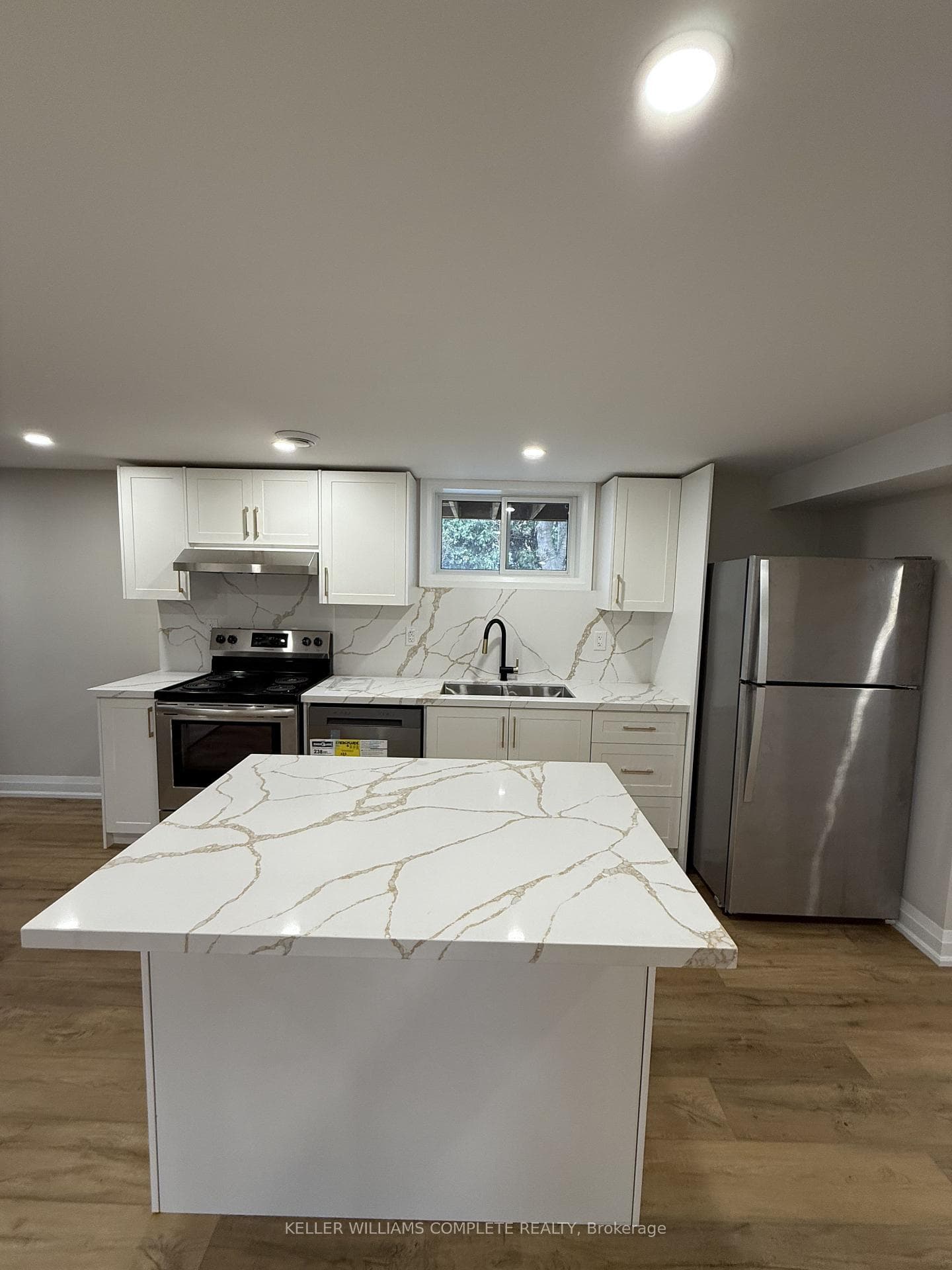 10 FISHER Crescent photo 12