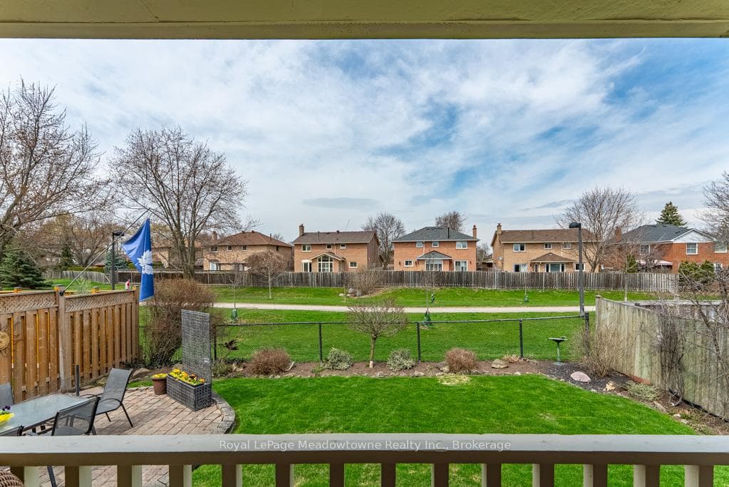 802 Coulson Avenue photo 45