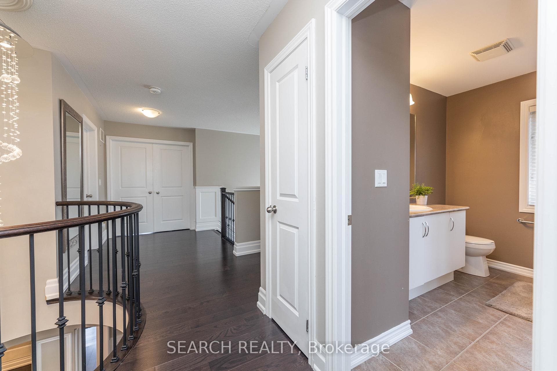 48 Mediterranean Crescent Unit UPPER photo 25