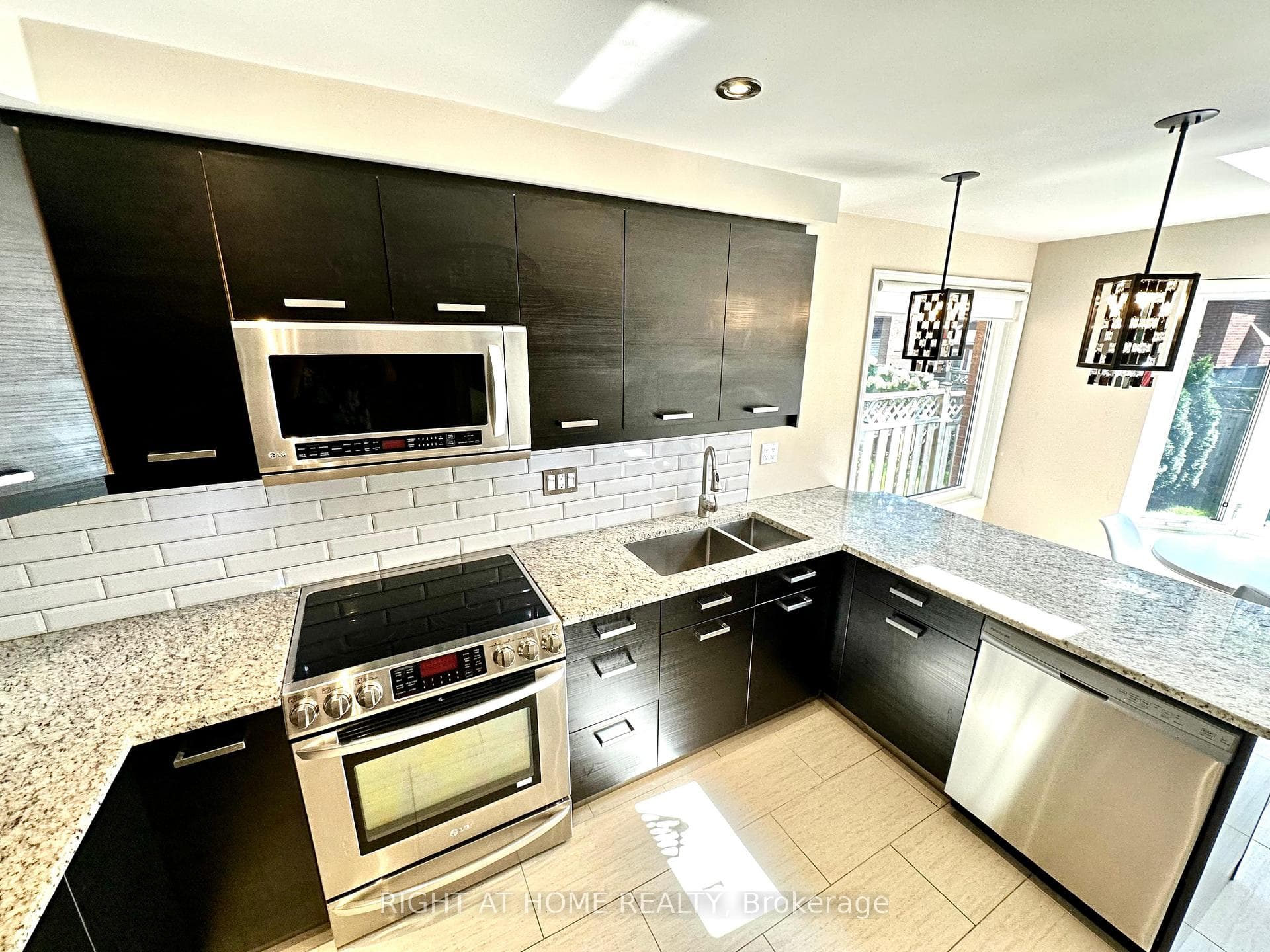 1016 Rouge Valley Drive photo 8