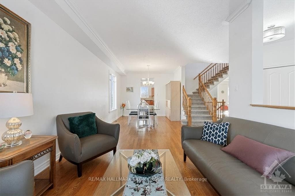 143 BARONESS Drive photo 12