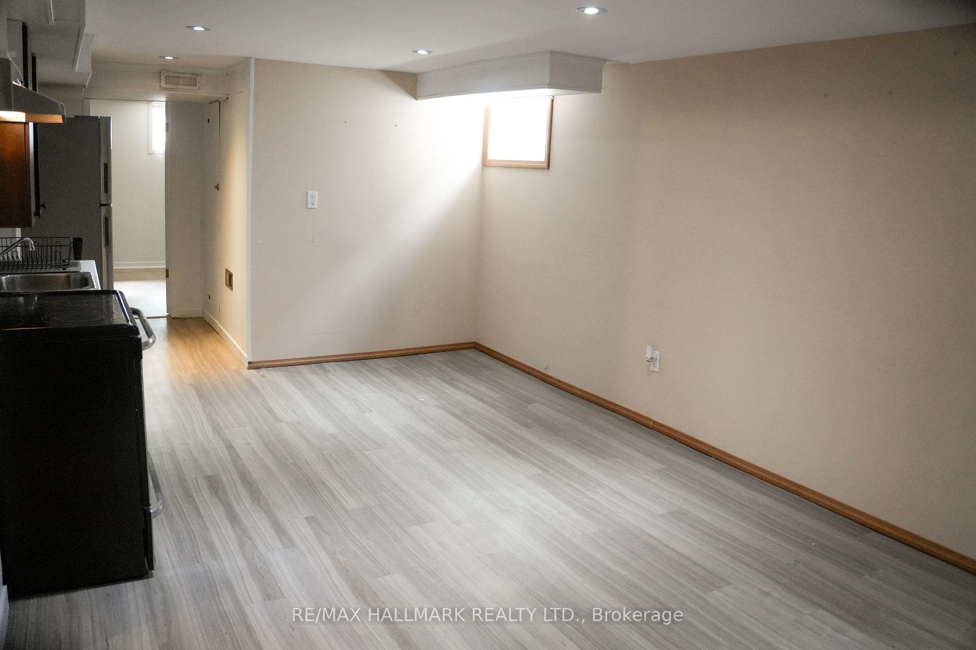 1191 Islington Avenue Unit Basement photo 5