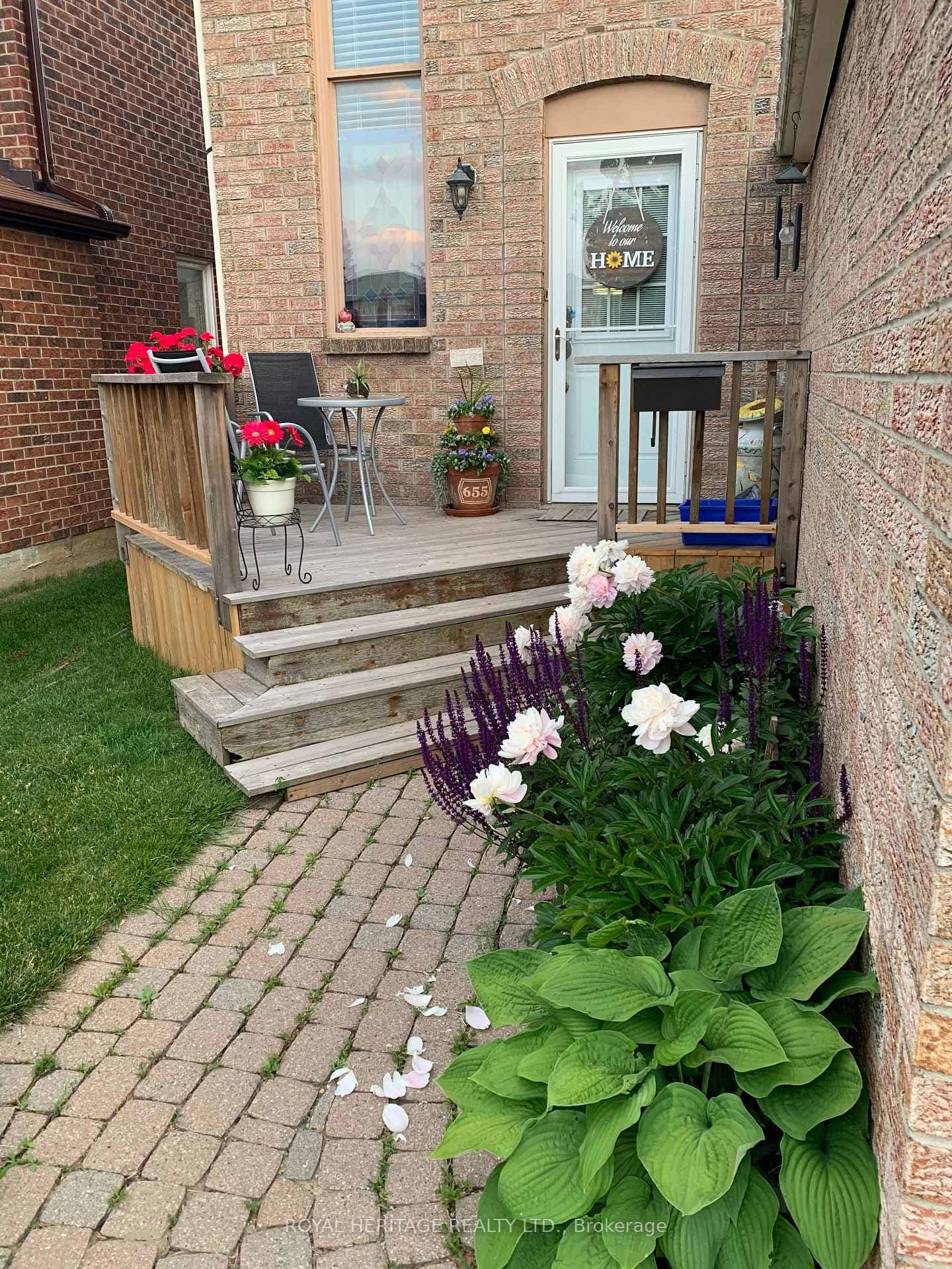 655 Sultana Square photo 2