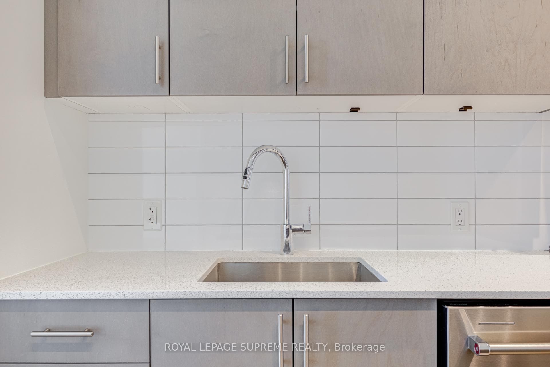 9000 Jane Street Unit 1407 photo 23