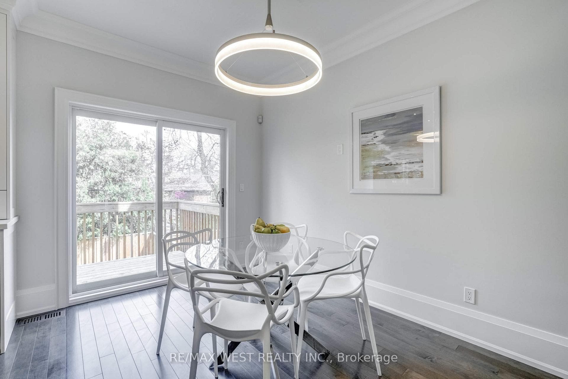 352B Lawrence Avenue photo 6