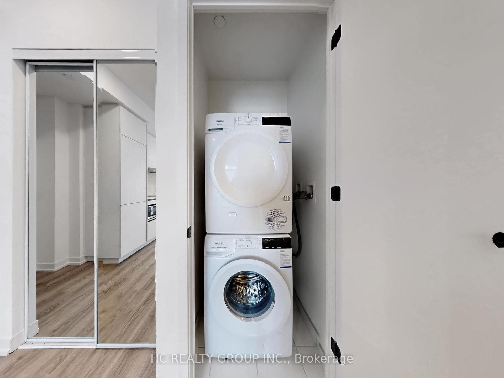 8 Interchange Way Unit 5001 photo 25