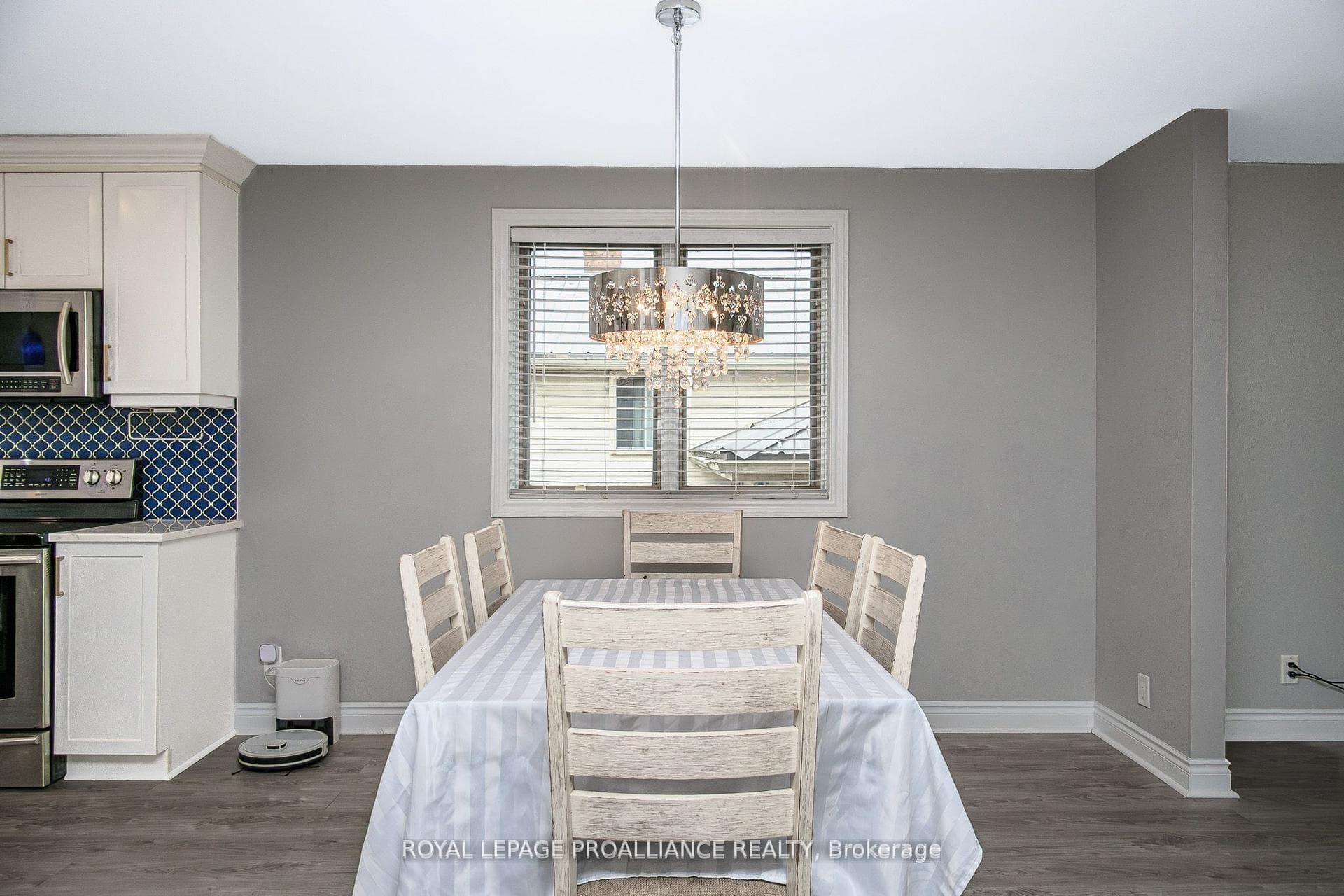 11 Springbrook Crescent photo 9
