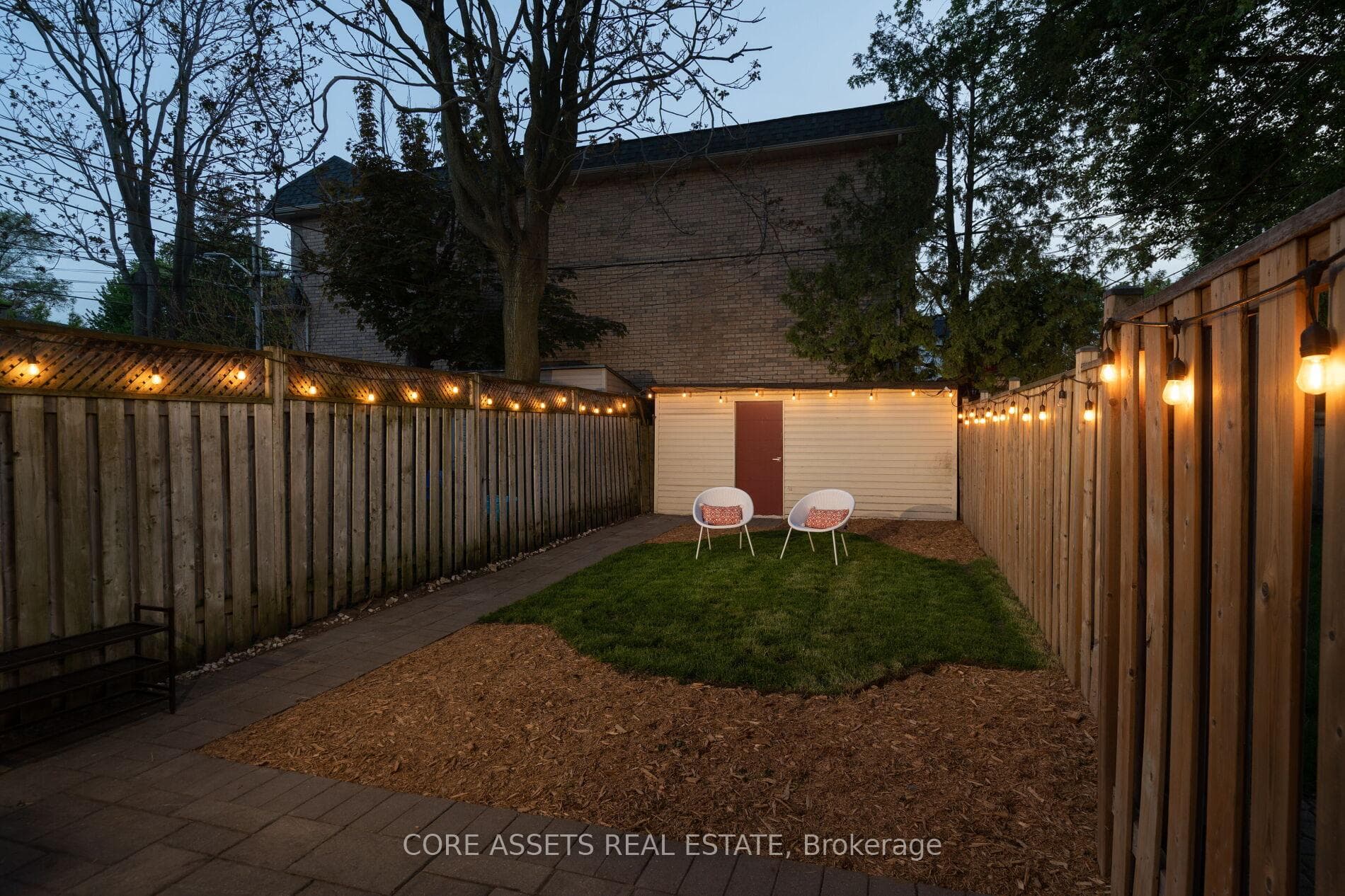 1288 Woodbine Avenue photo 18