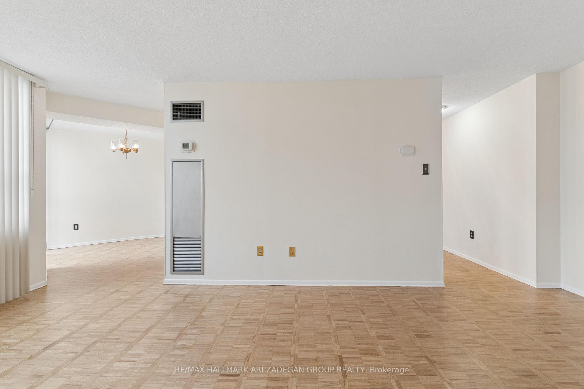 3650 Kaneff Crescent Unit 2704 photo 25