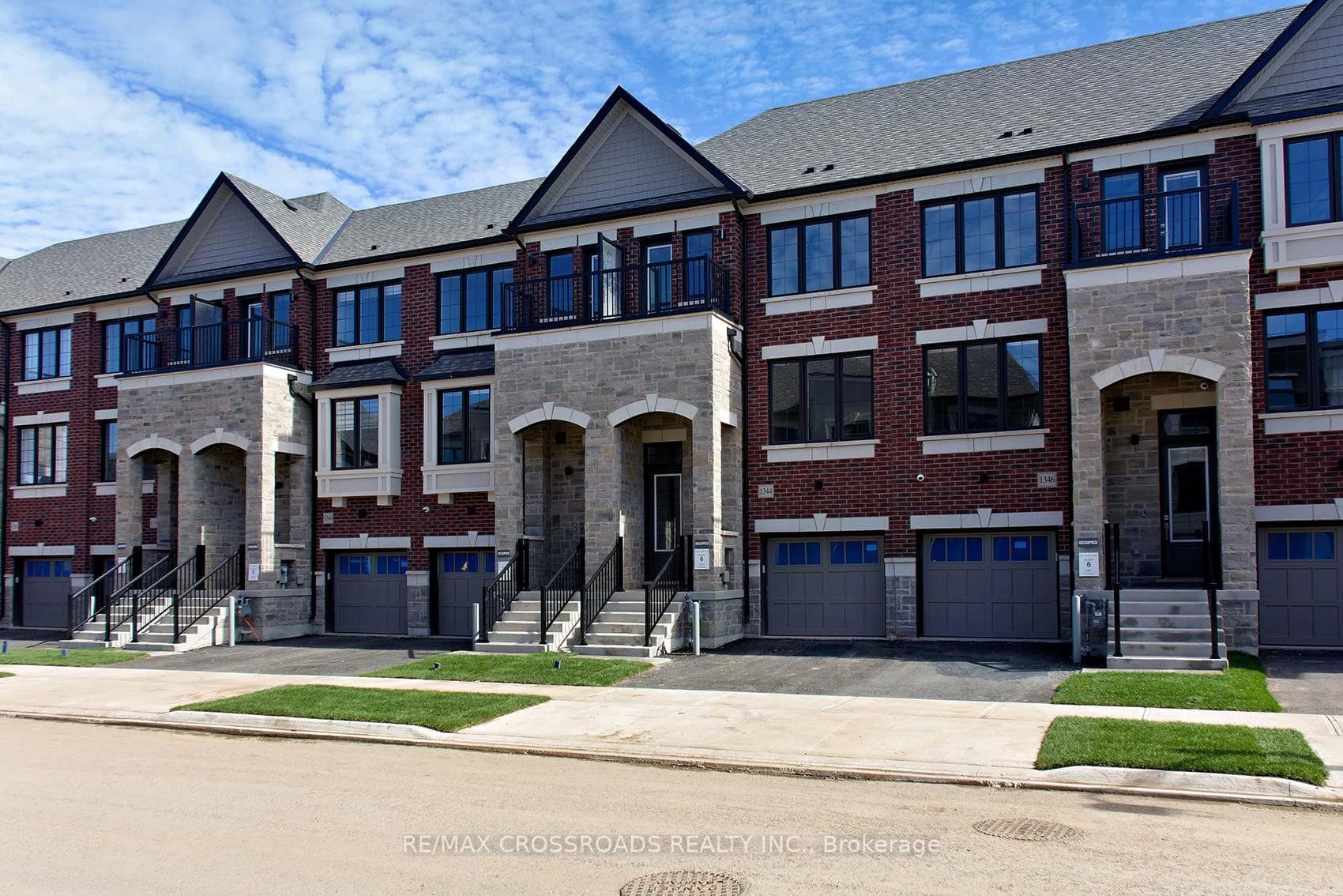 1344 Kobzar Drive photo 2