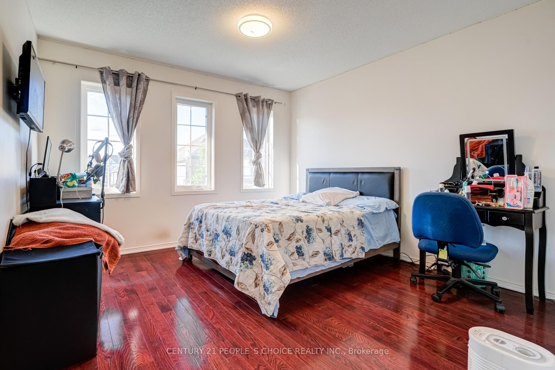 6 Kinrade Crescent photo 25