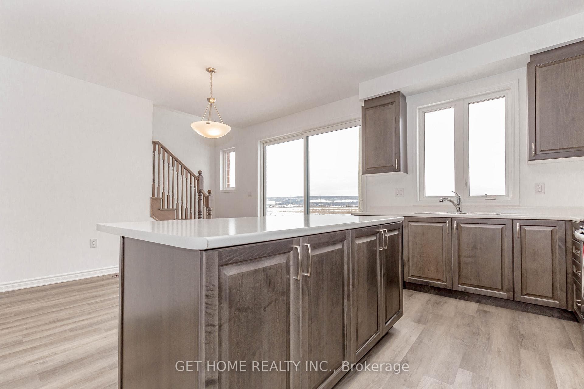 435 Gordon Krantz Avenue photo 16