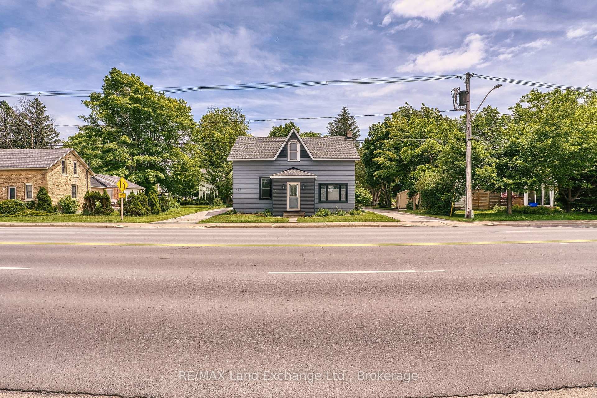447 Goderich Street photo 2