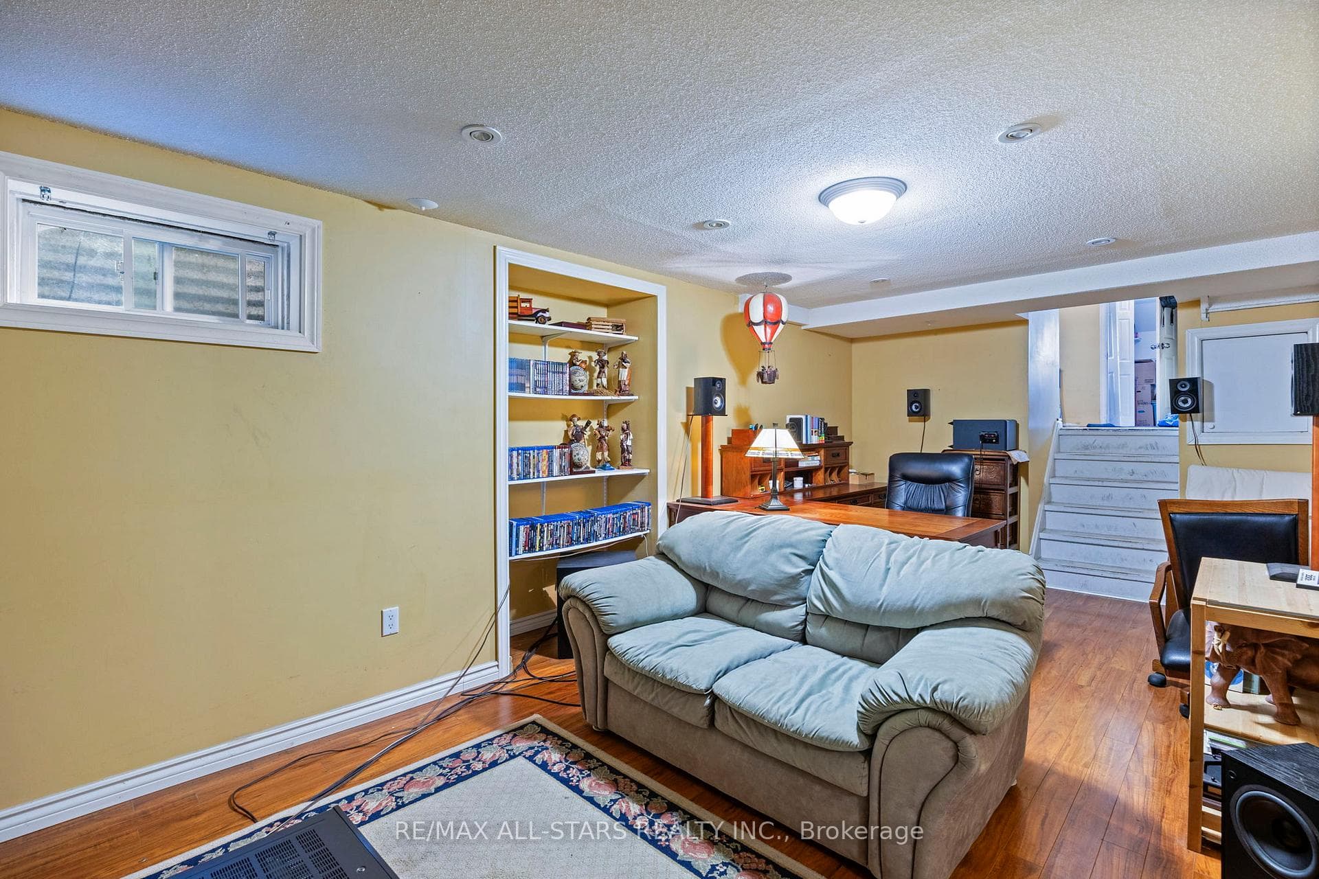 54 Kennaley Crescent photo 10