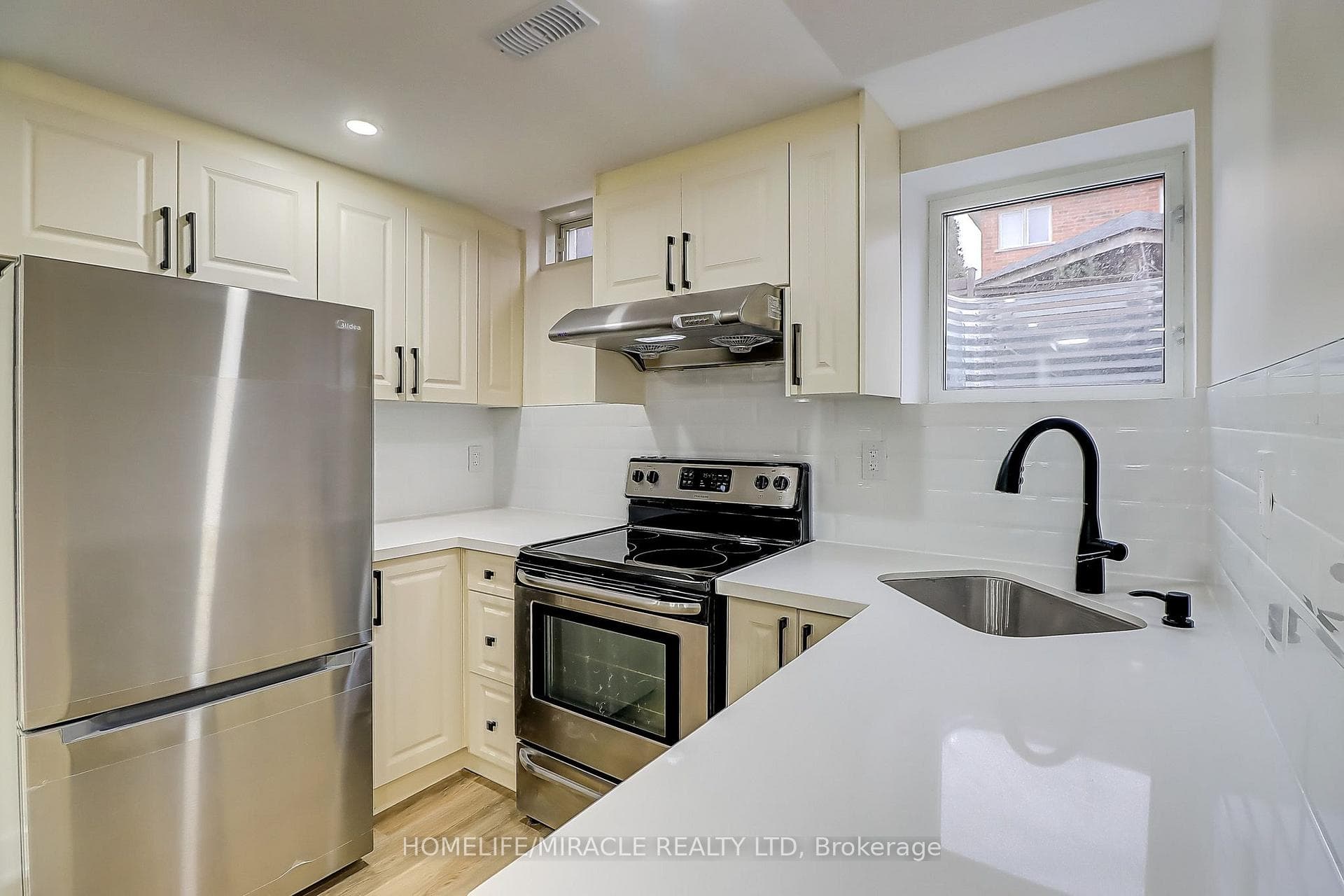 6892 Postmaster Ridge photo 5