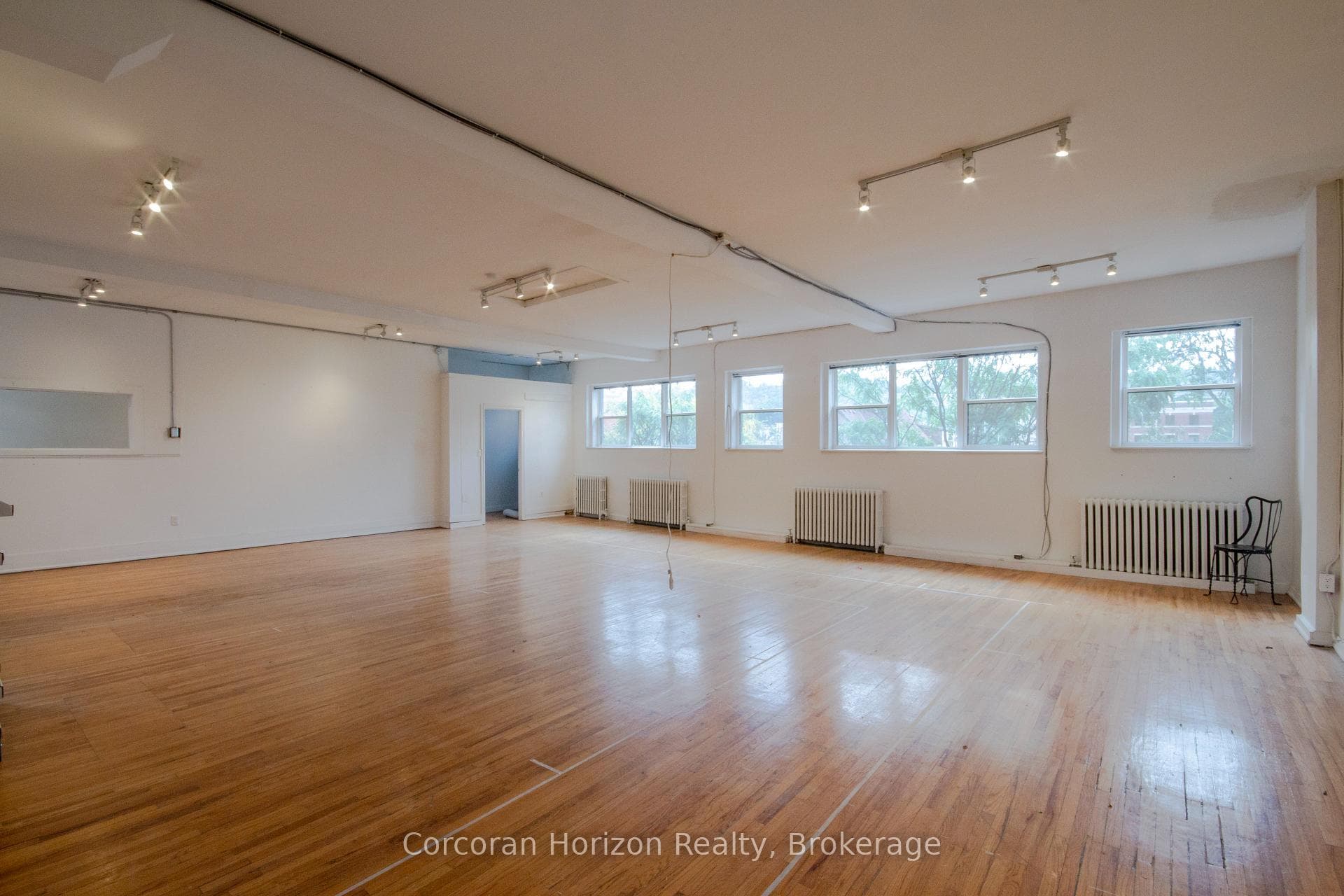 323 King Street photo 23