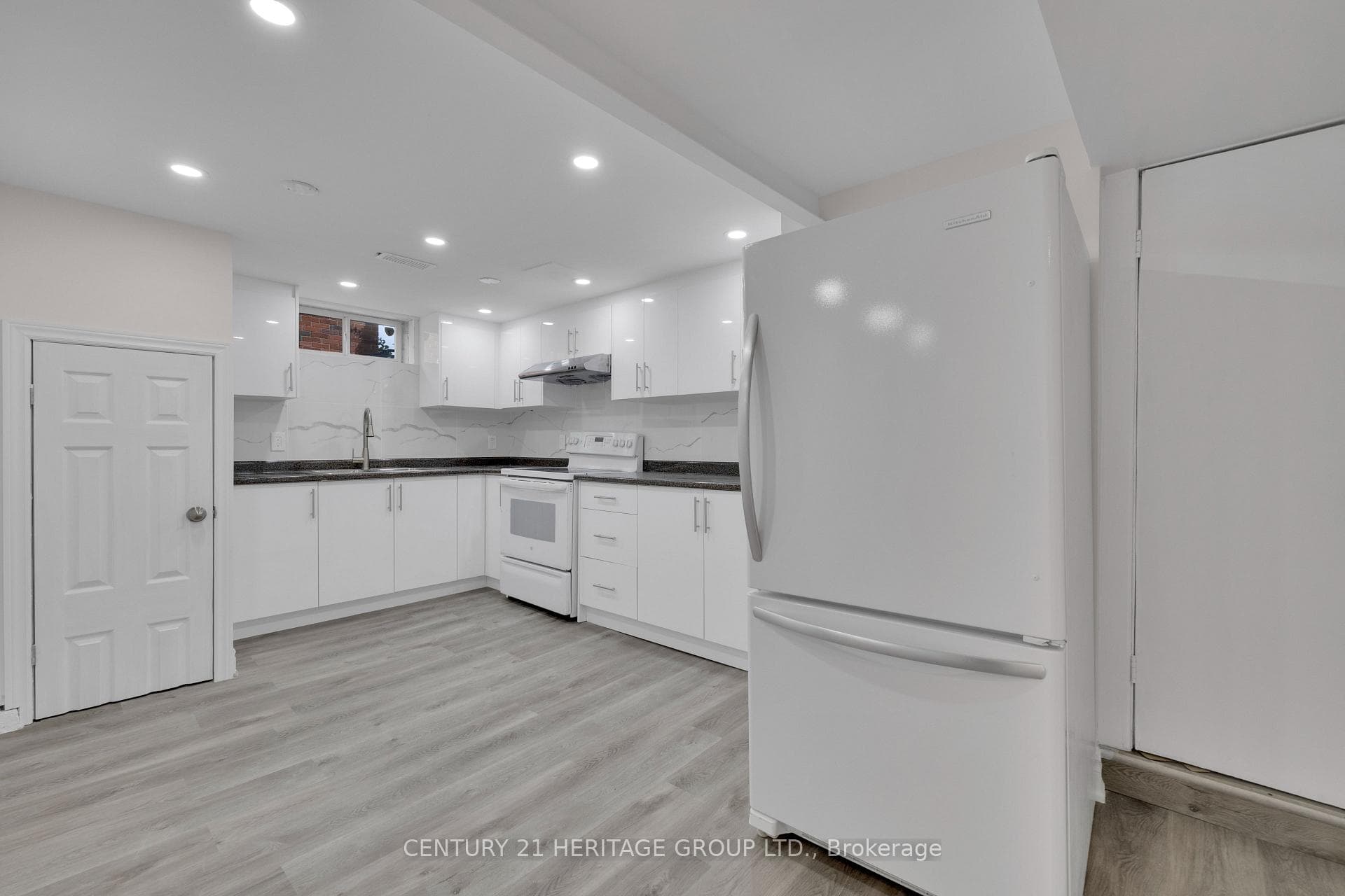 3768 Myrtle Avenue photo 21