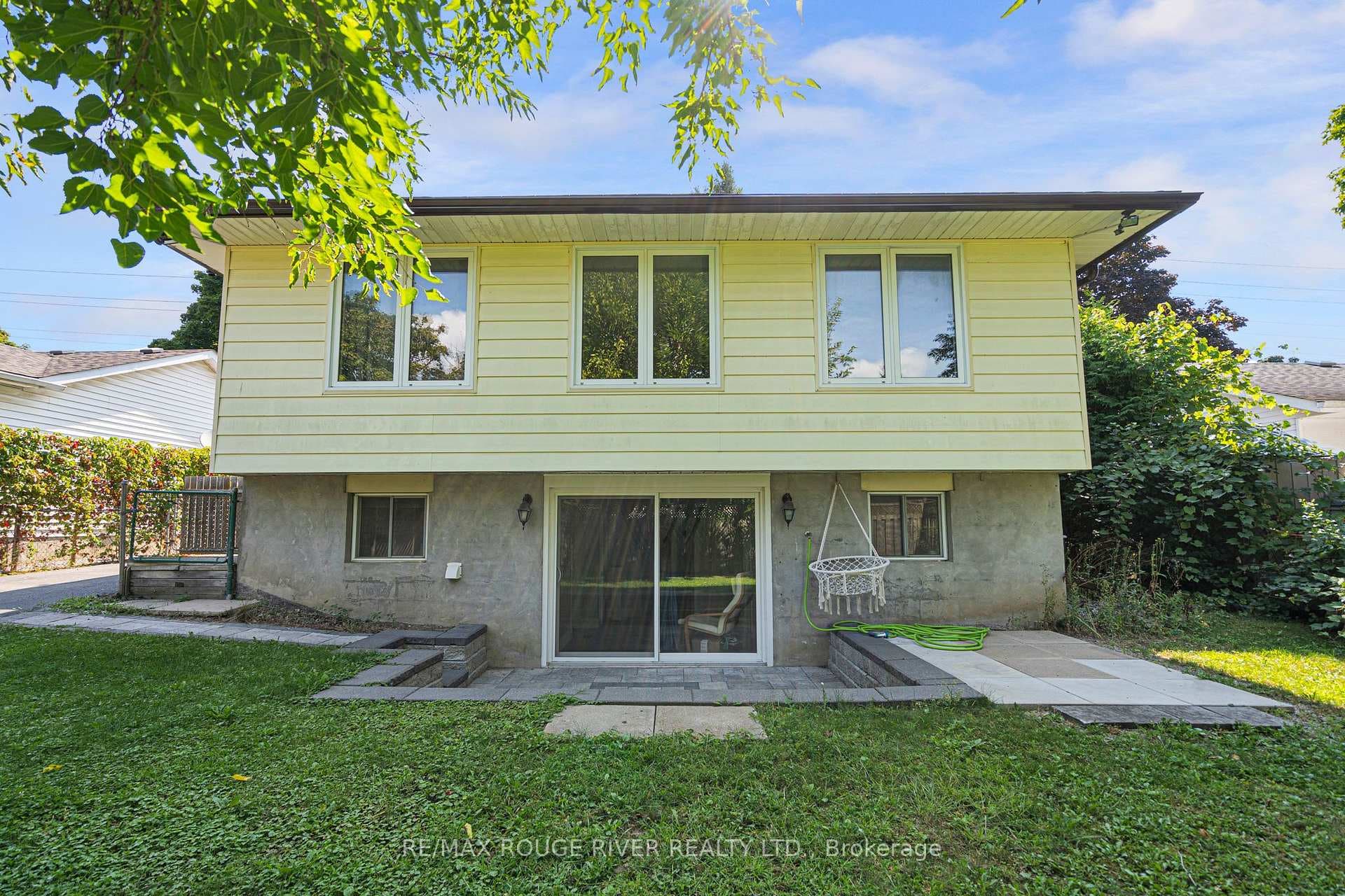 599 Otonabee Drive Unit Main photo 36